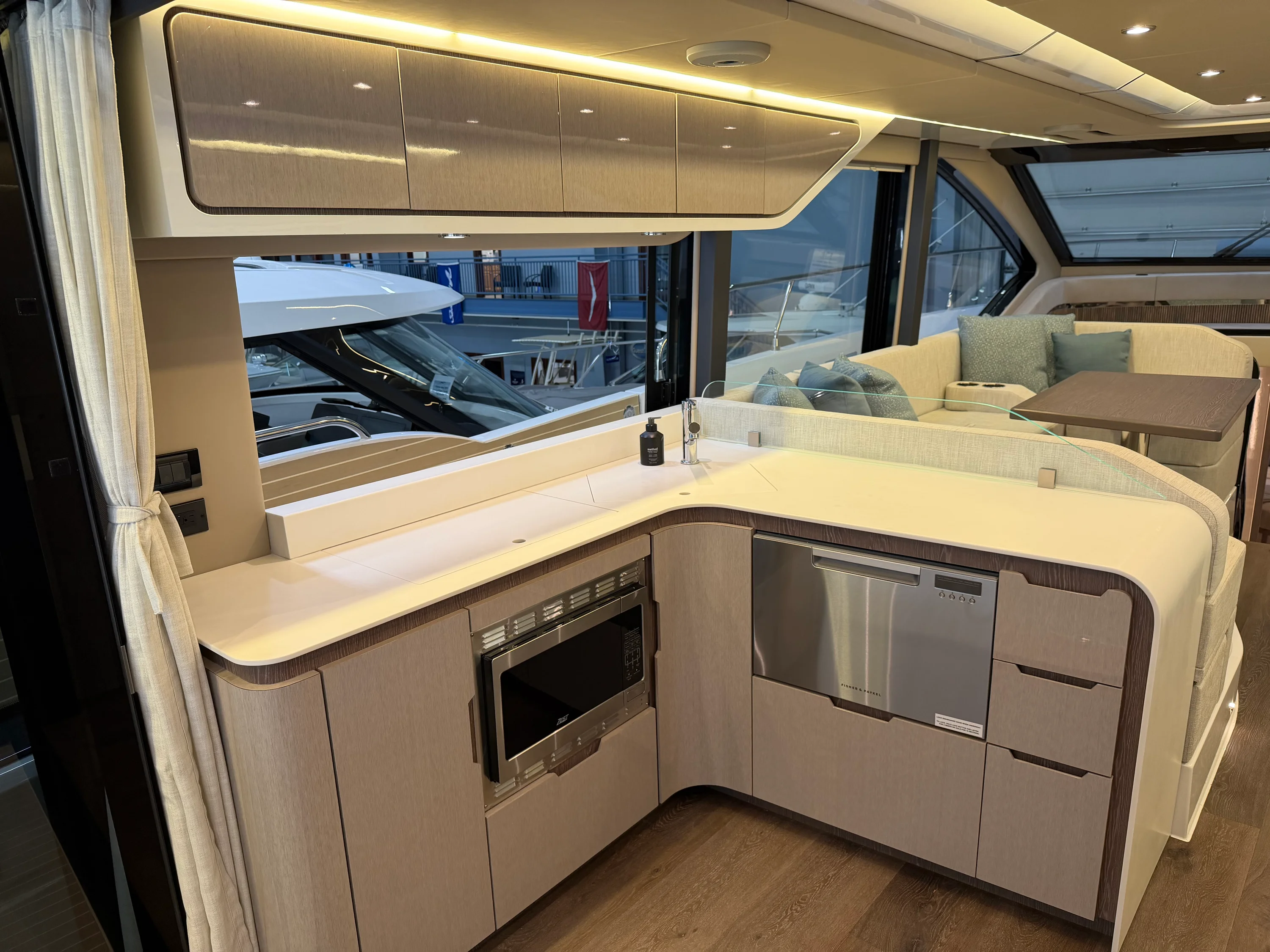 2026 Cruisers Yachts 57 FLY Image Thumbnail #37