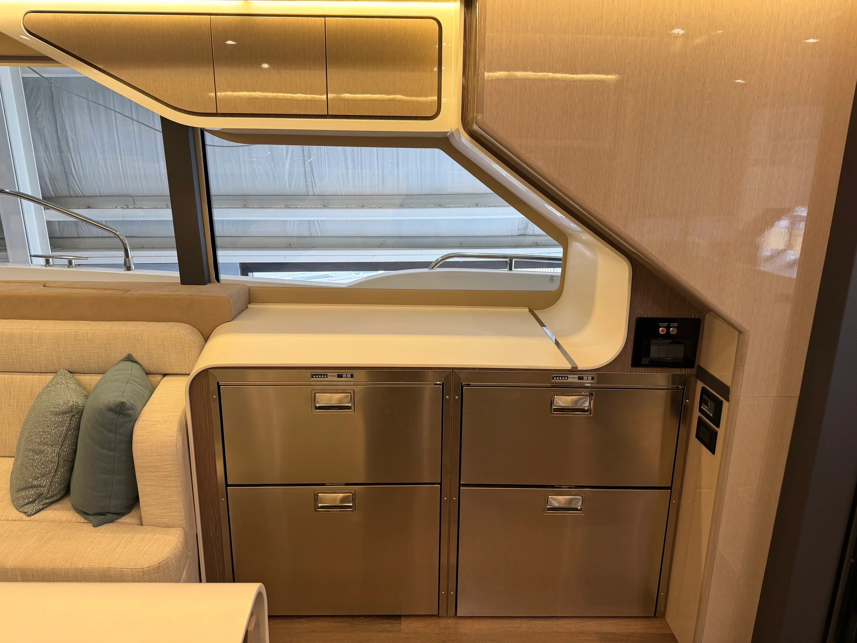 2026 Cruisers Yachts 57 FLY Image Thumbnail #39