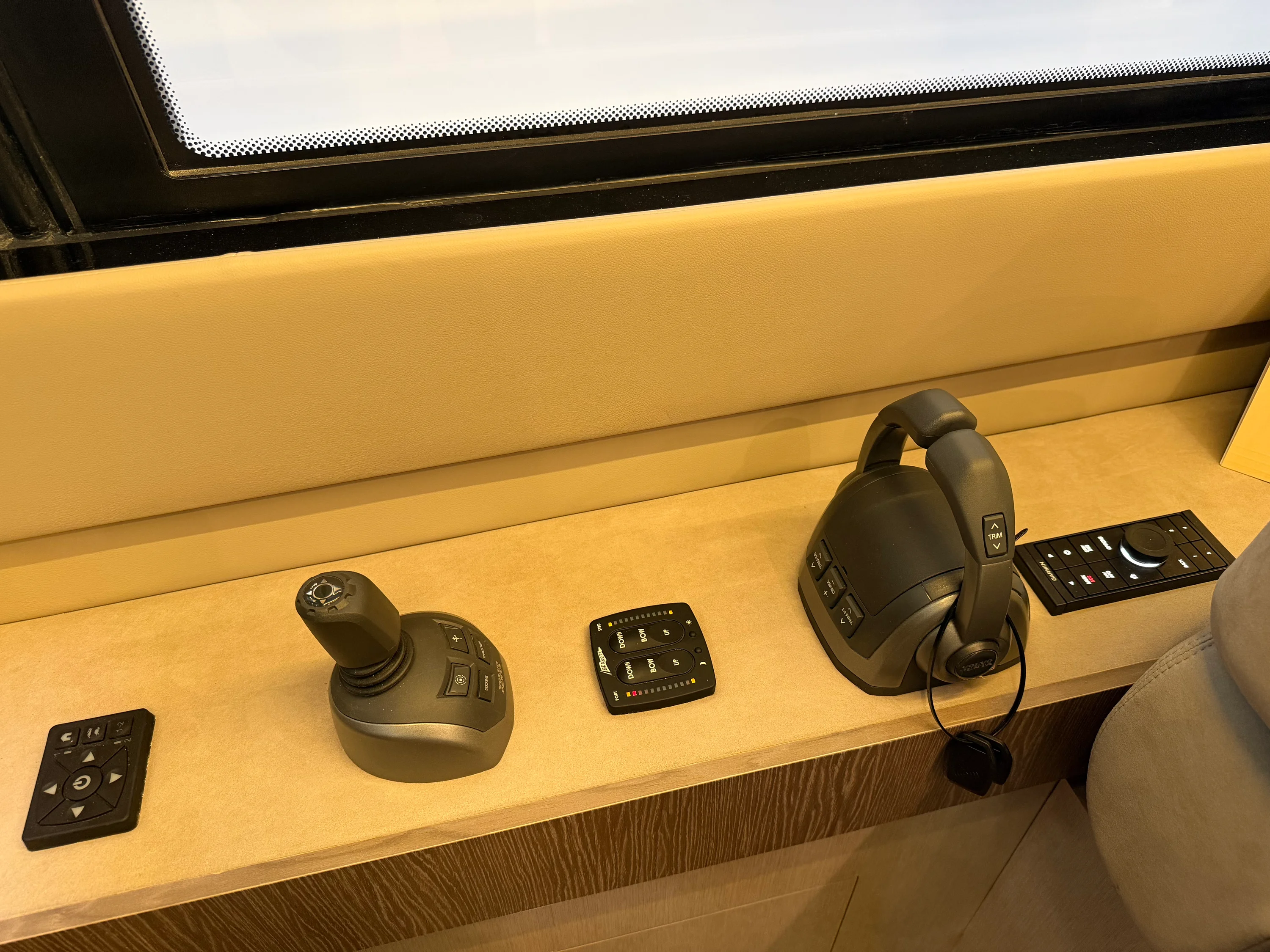 2026 Cruisers Yachts 57 FLY Image Thumbnail #49