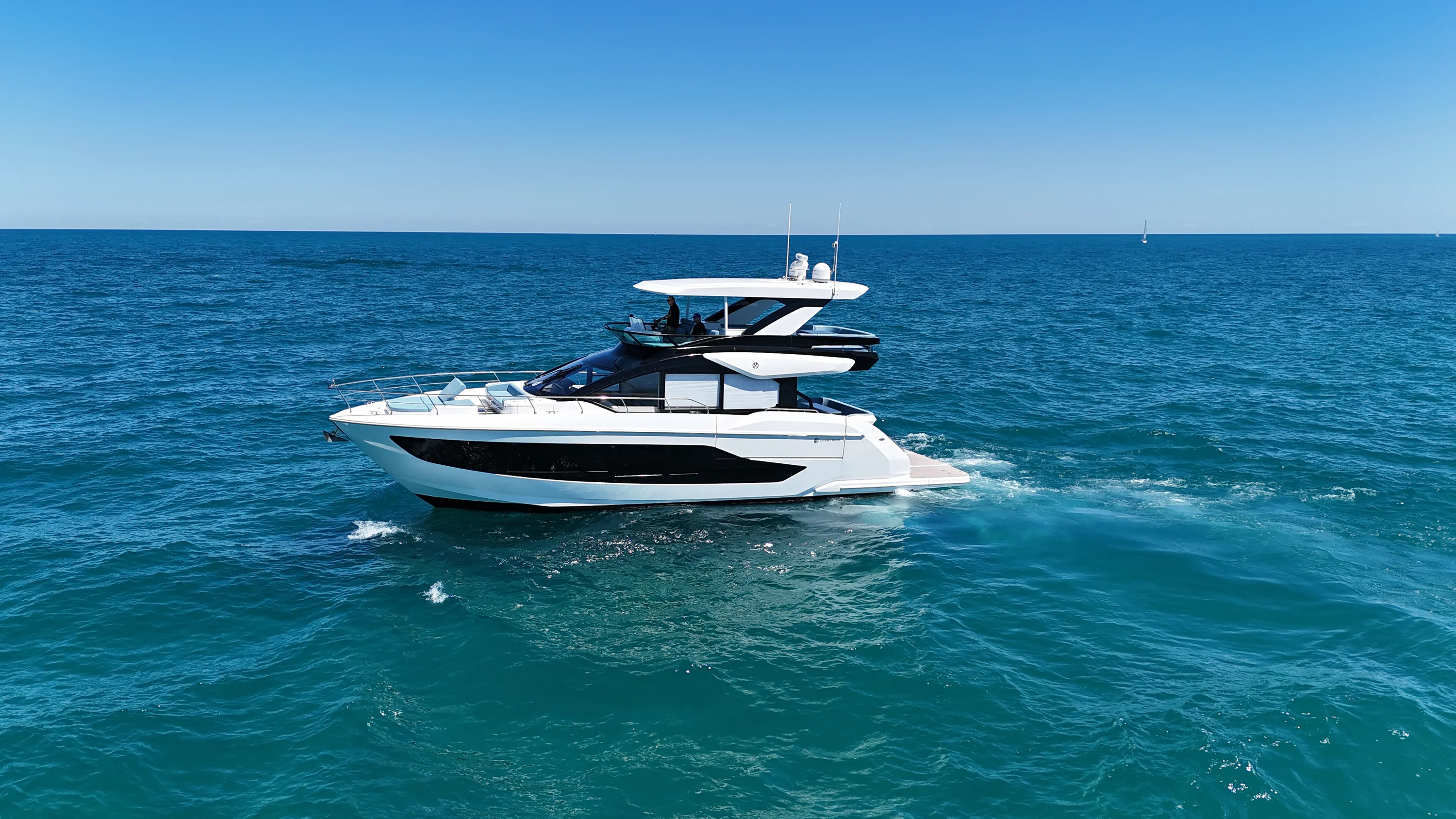 2026 Cruisers Yachts 57 FLY Image Thumbnail #3