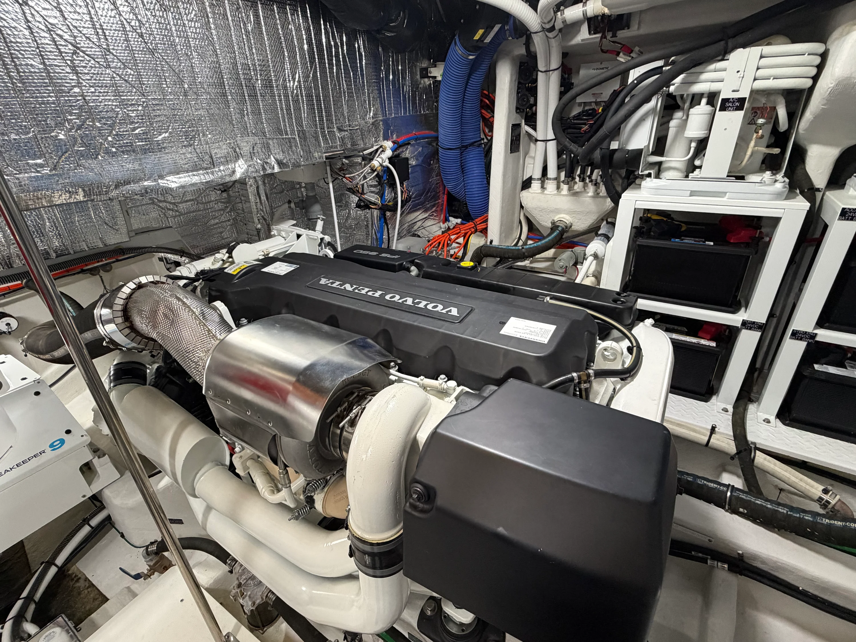 2026 Cruisers Yachts 57 FLY Image Thumbnail #97