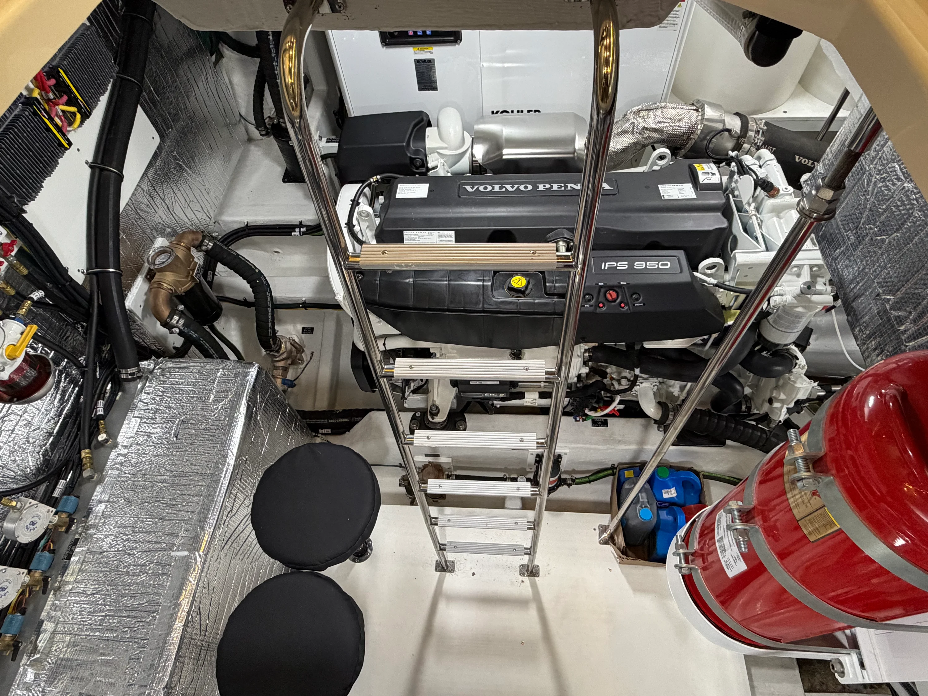 2026 Cruisers Yachts 57 FLY Image Thumbnail #91