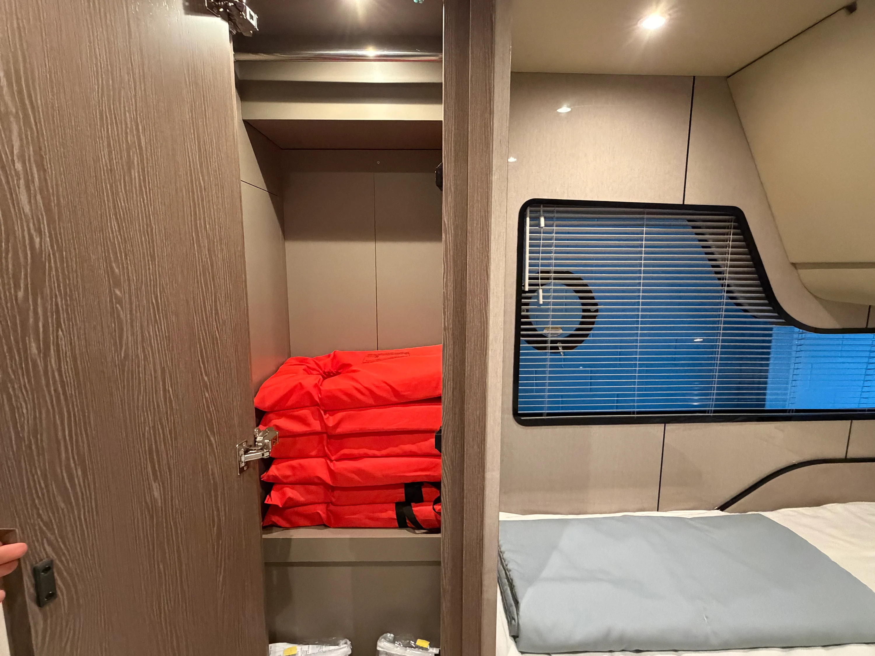 2026 Cruisers Yachts 57 FLY Image Thumbnail #63