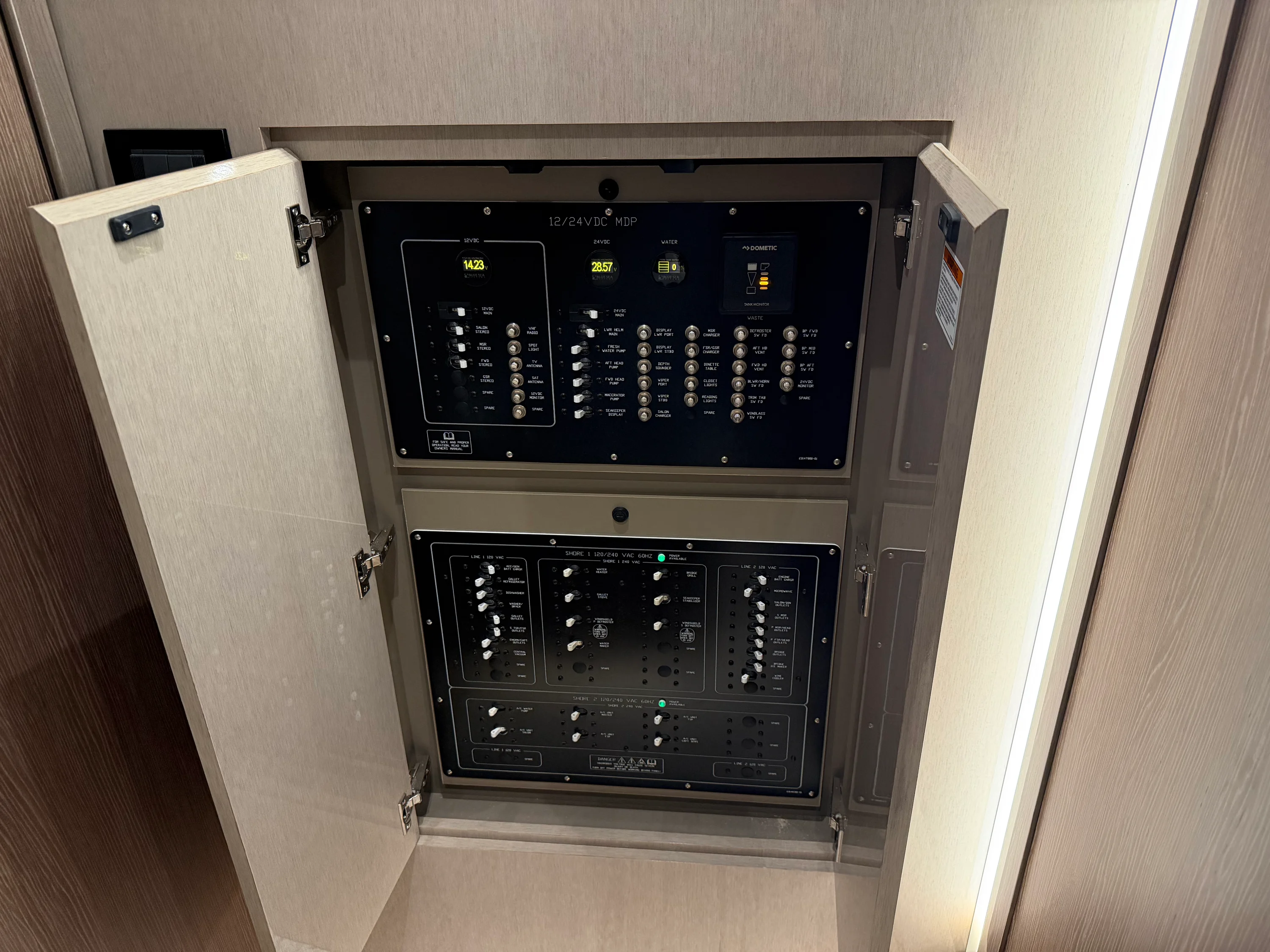 2026 Cruisers Yachts 57 FLY Image Thumbnail #65