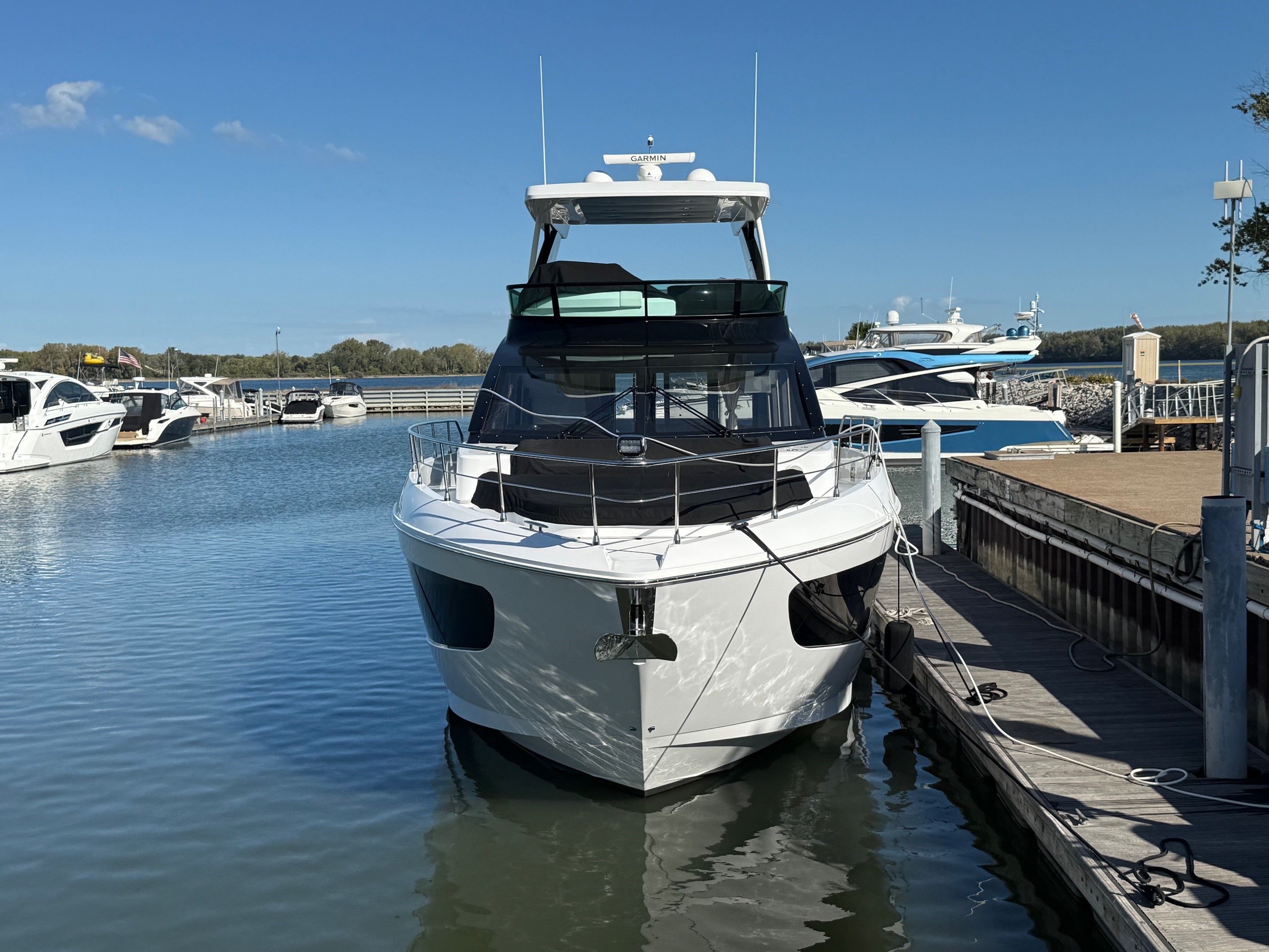 2026 Cruisers Yachts 57 Fly Image Thumbnail #3