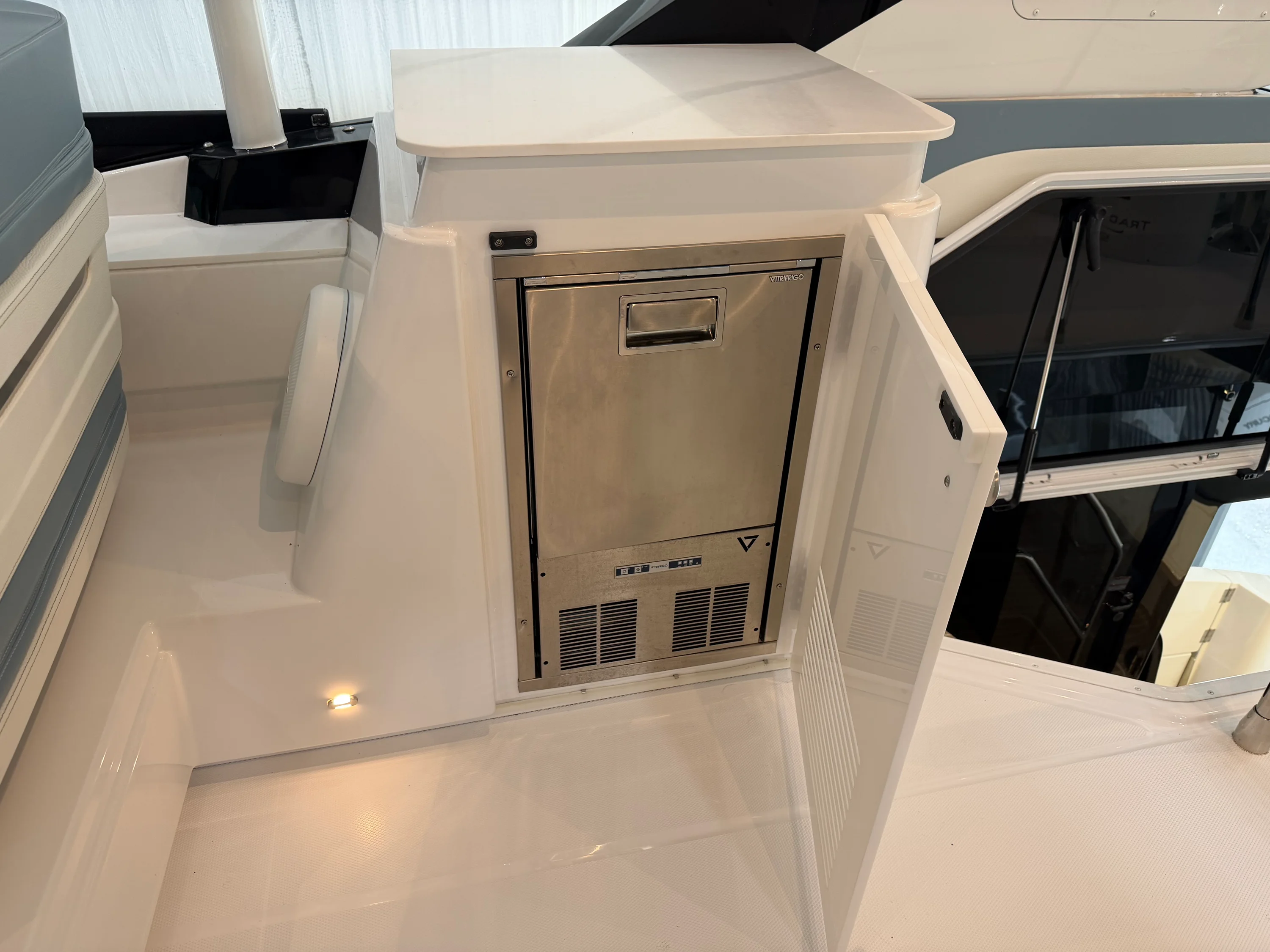 2026 Cruisers Yachts 57 FLY Image Thumbnail #84