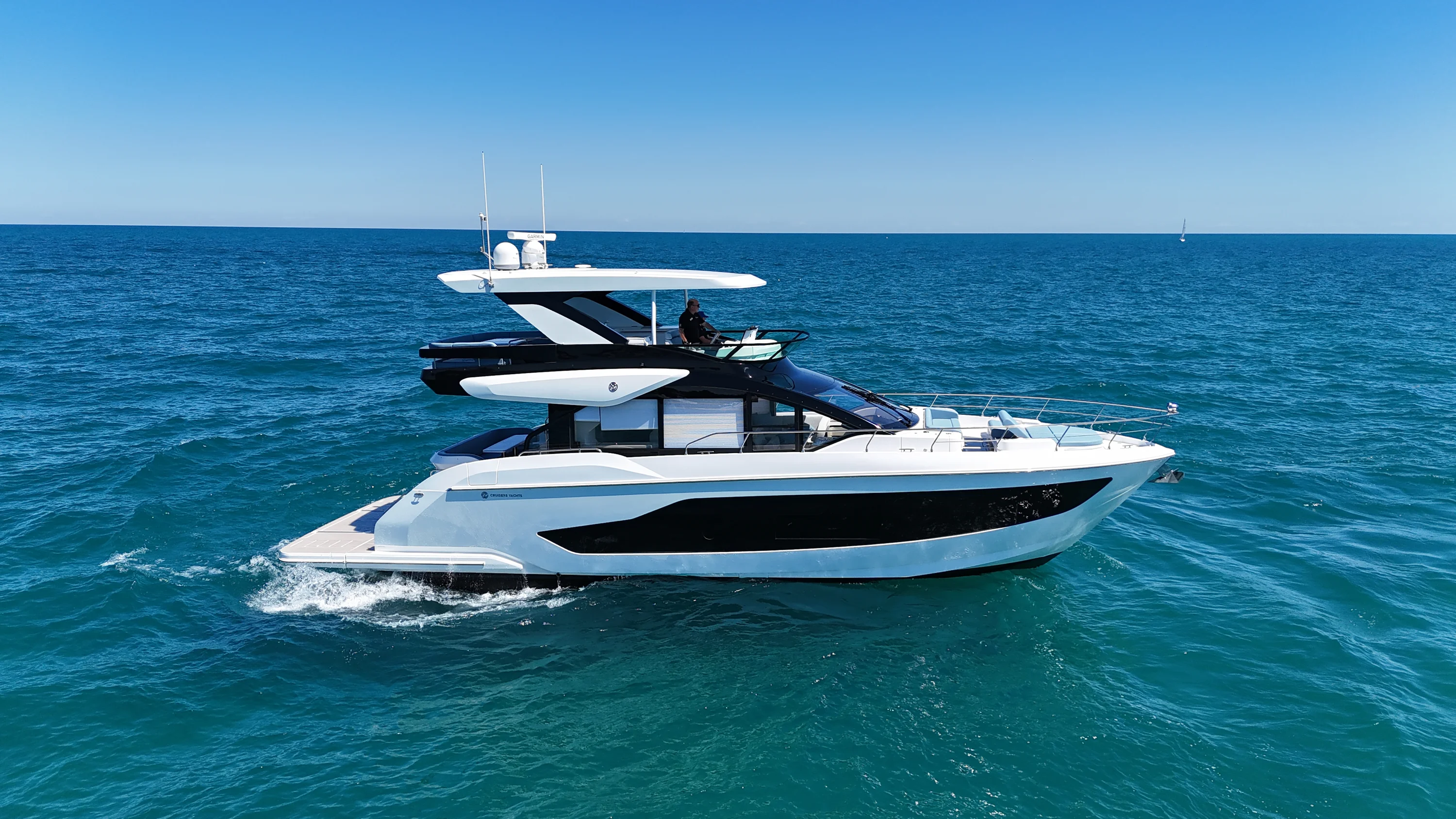 2026 Cruisers Yachts 57 FLY Image Thumbnail #5