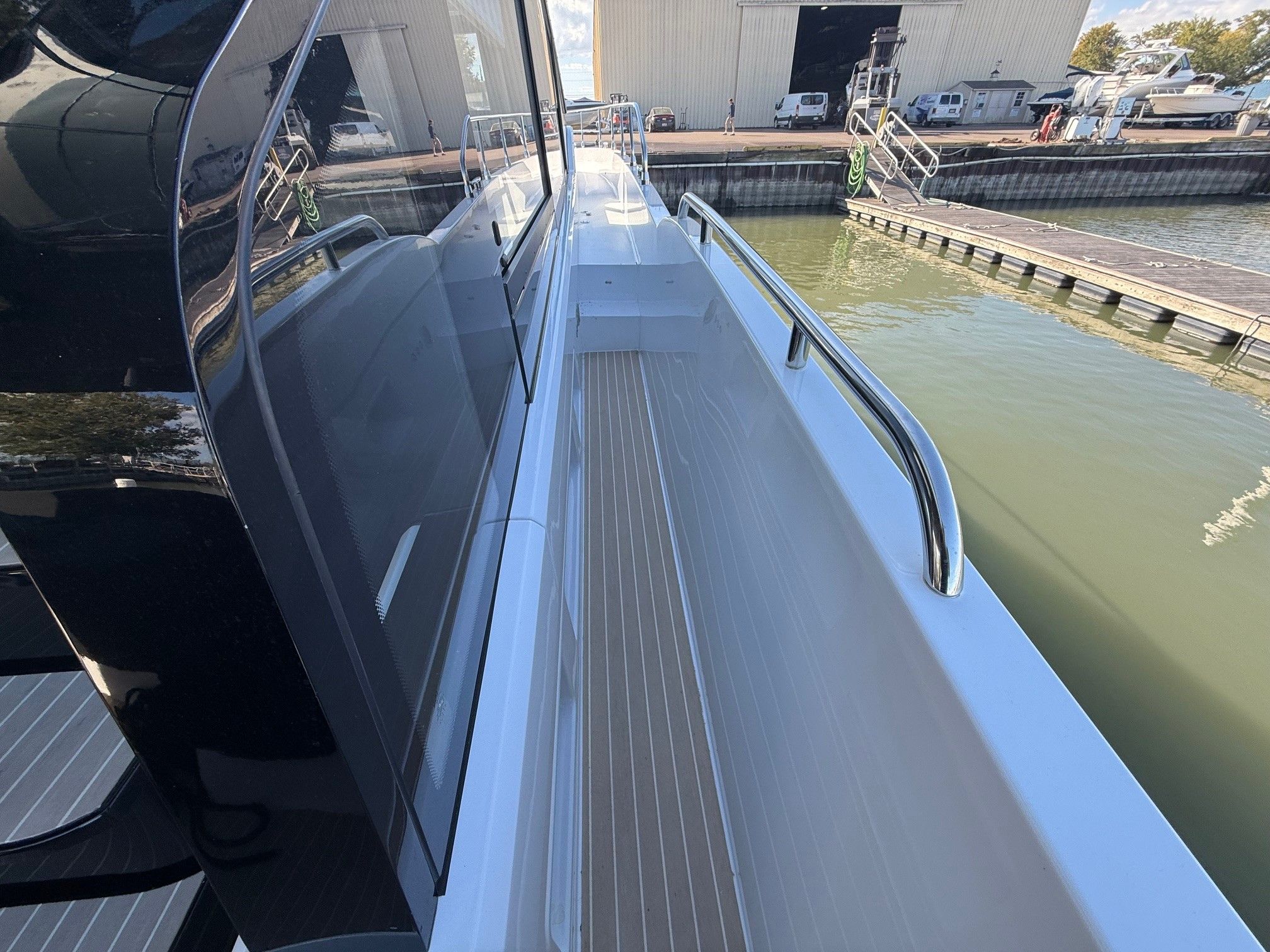 2026 Cruisers Yachts 57 Fly Image Thumbnail #9