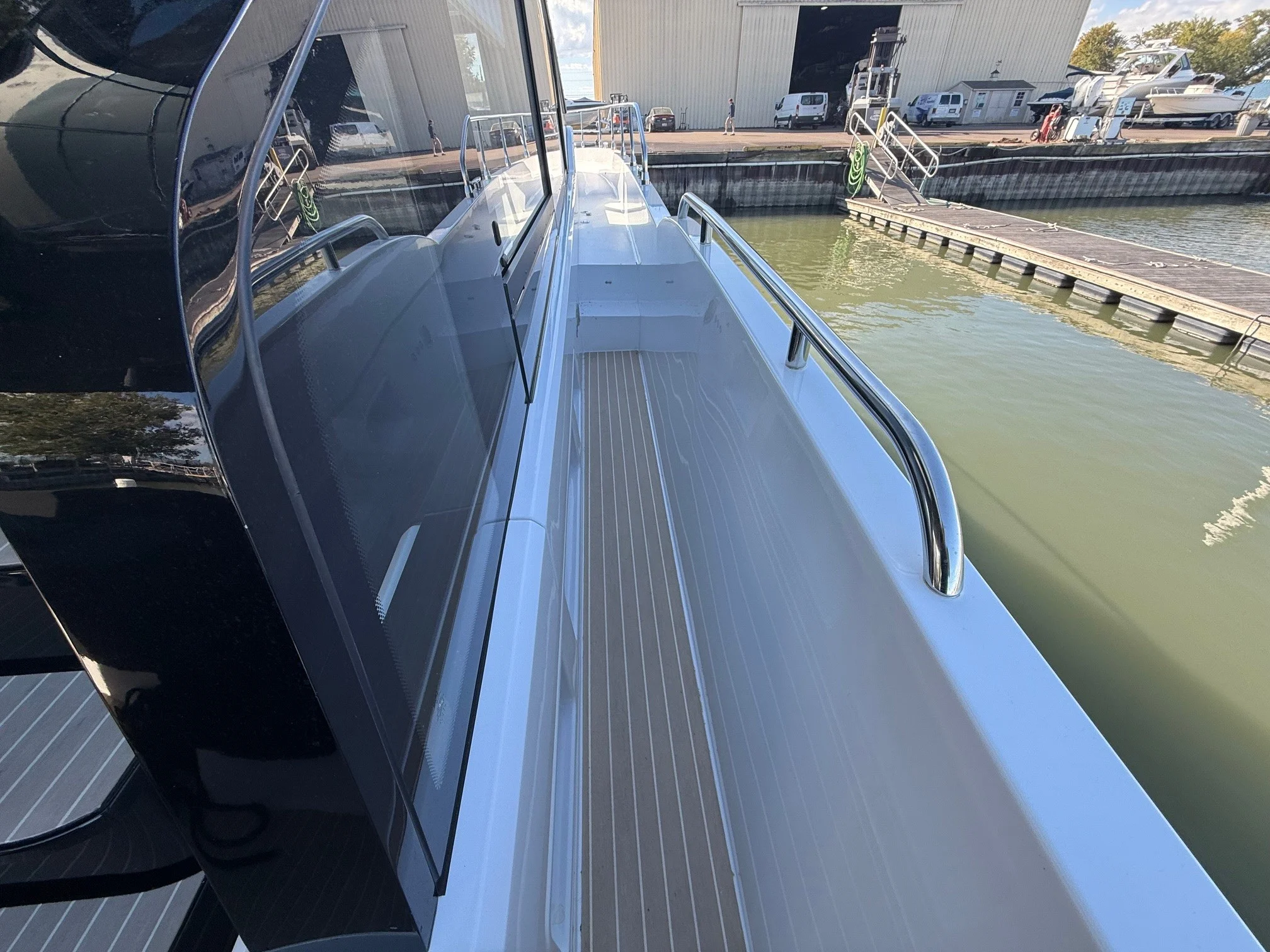 2026 Cruisers Yachts 57 Fly Image Thumbnail #9