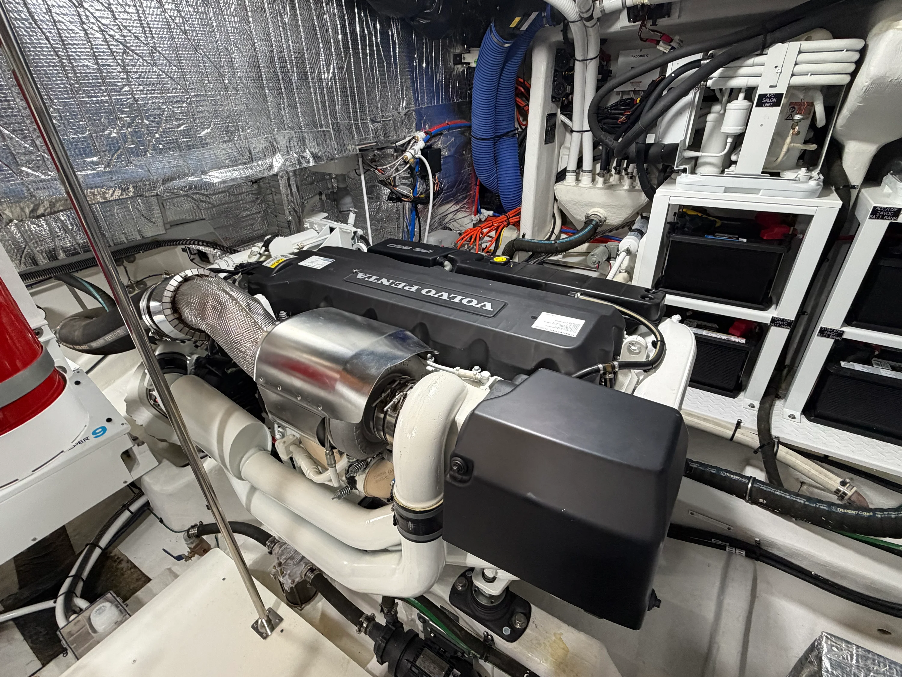 2026 Cruisers Yachts 57 FLY Image Thumbnail #95