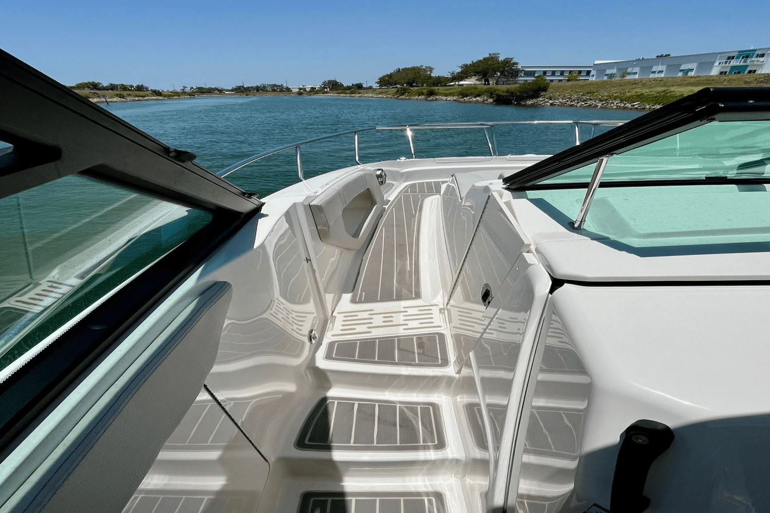 2024 Sea Ray 320 SUNDANCER Image Thumbnail #23