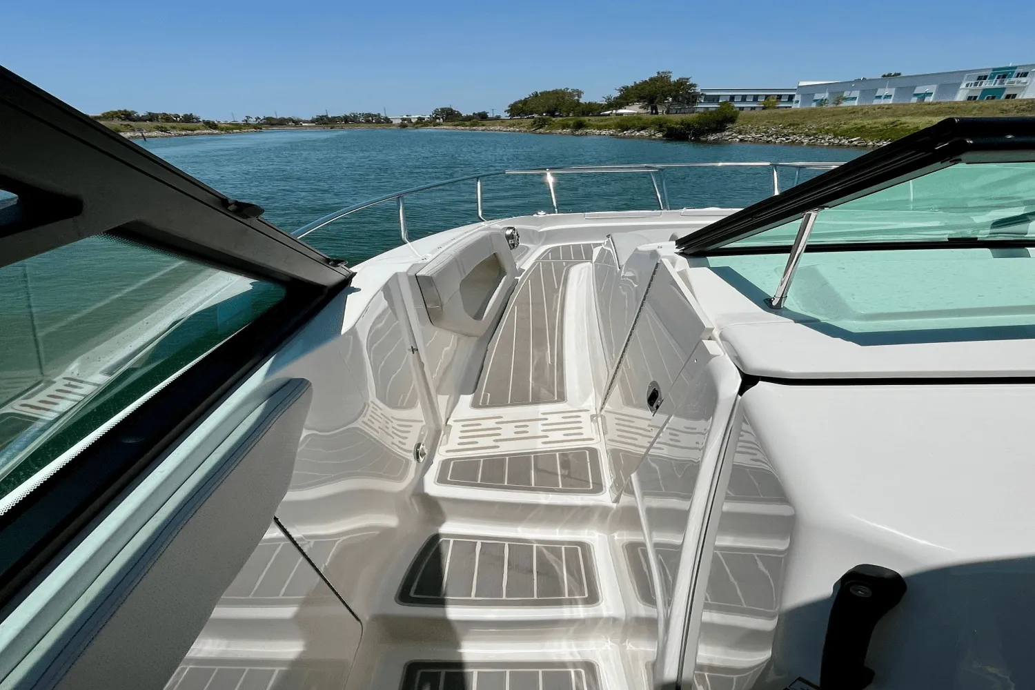 2024 Sea Ray 320 SUNDANCER Image Thumbnail #23