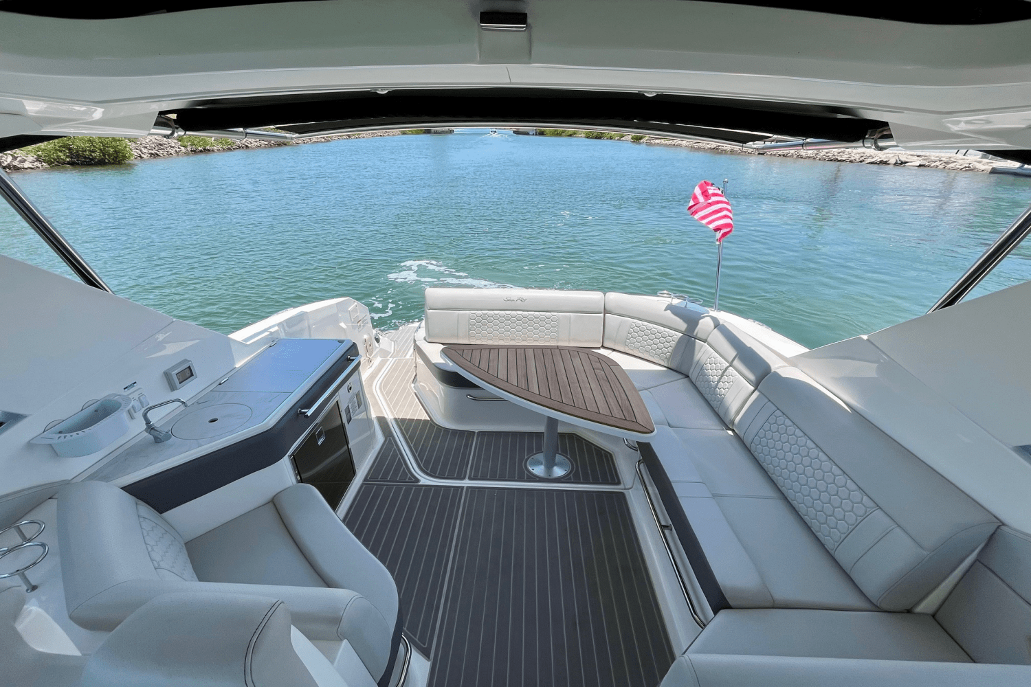 2024 Sea Ray 320 SUNDANCER Image Thumbnail #19