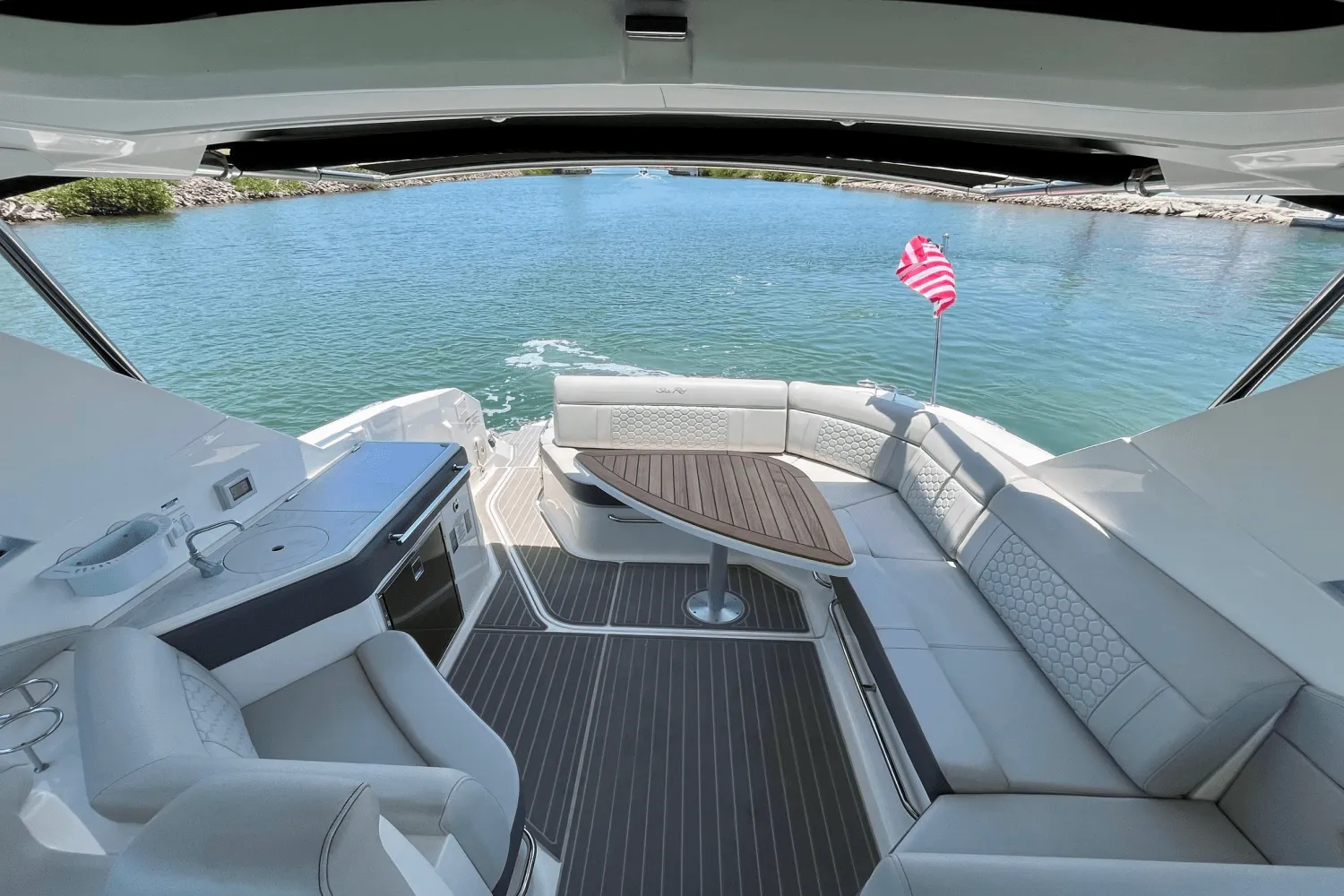 2024 Sea Ray 320 SUNDANCER Image Thumbnail #19