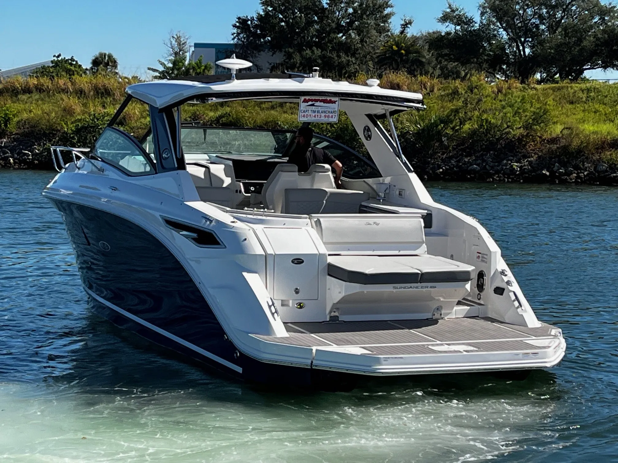 2024 Sea Ray 320 SUNDANCER Image Thumbnail #12