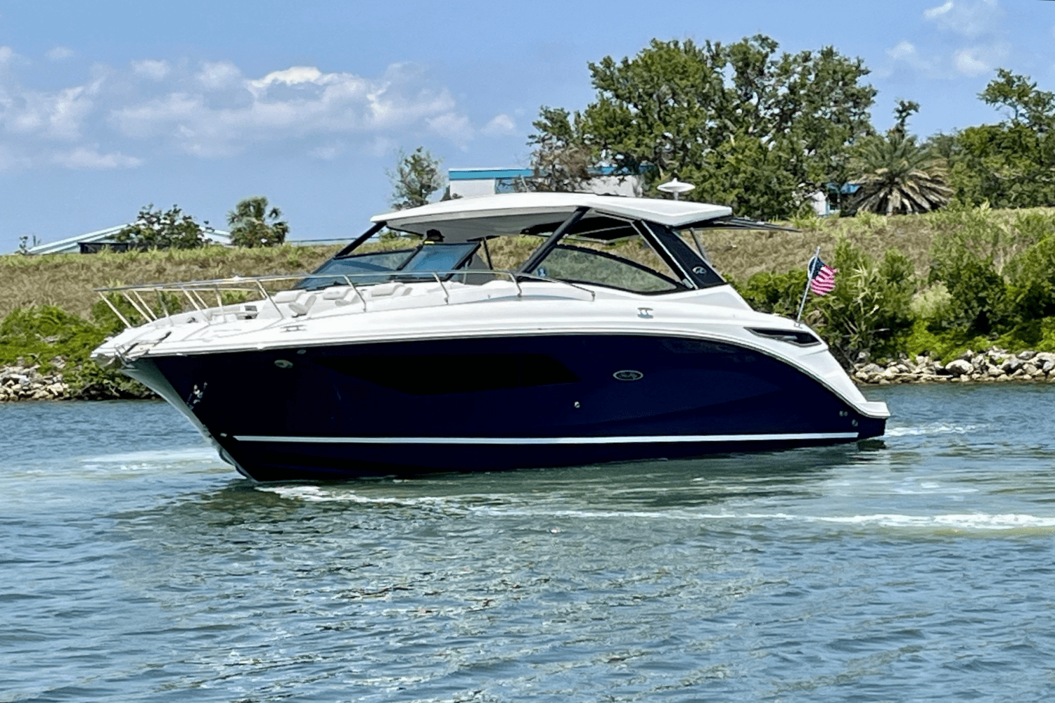 2024 Sea Ray 320 SUNDANCER Image Thumbnail #7