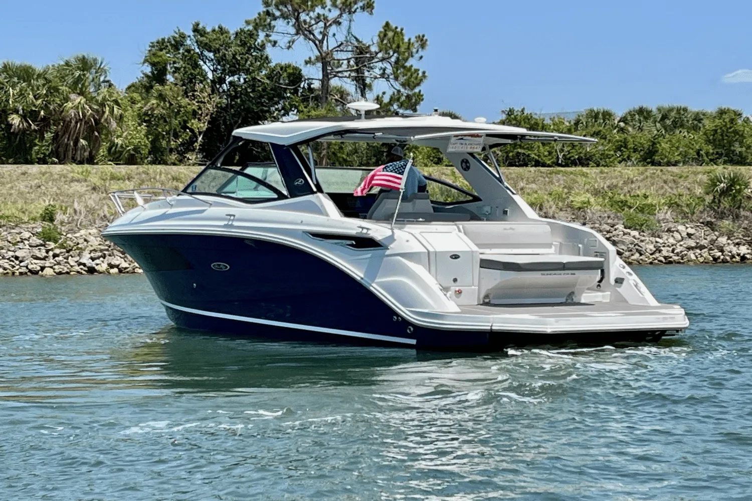 2024 Sea Ray 320 SUNDANCER Image Thumbnail #11