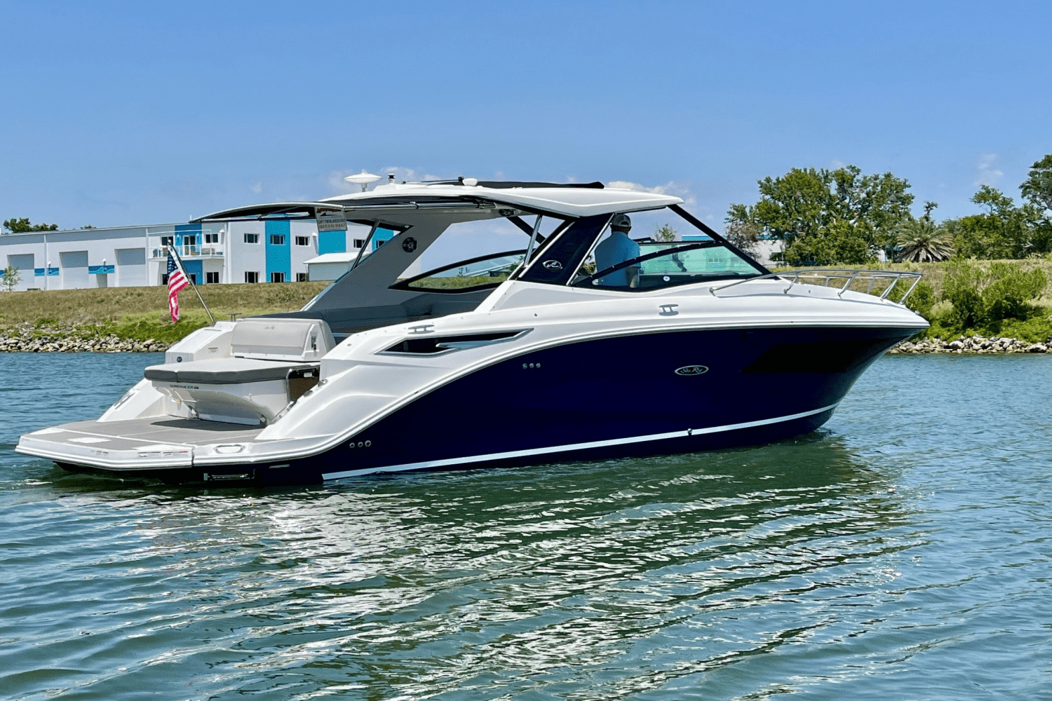 2024 Sea Ray 320 SUNDANCER Image Thumbnail #9