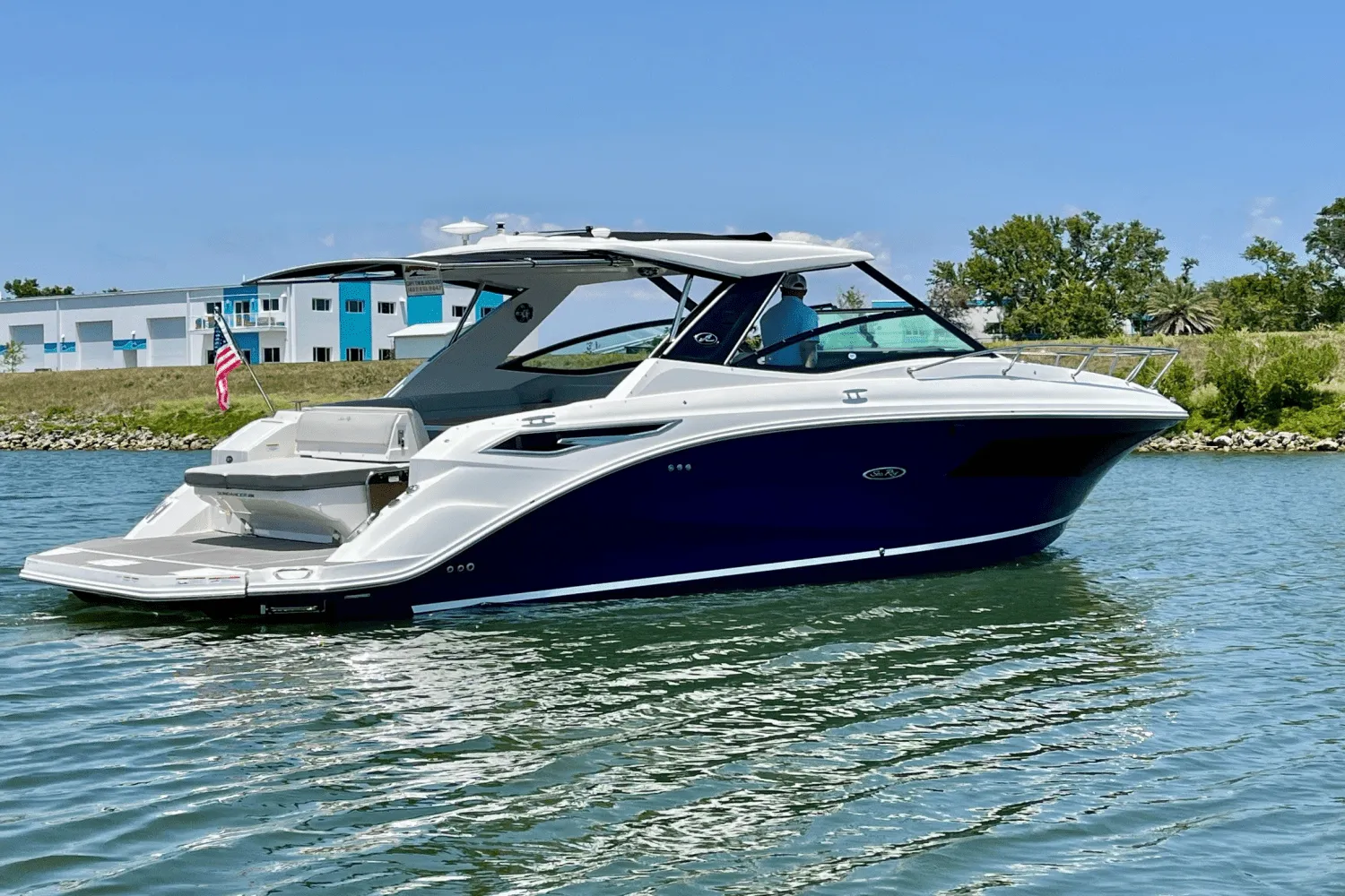 2024 Sea Ray 320 SUNDANCER Image Thumbnail #9