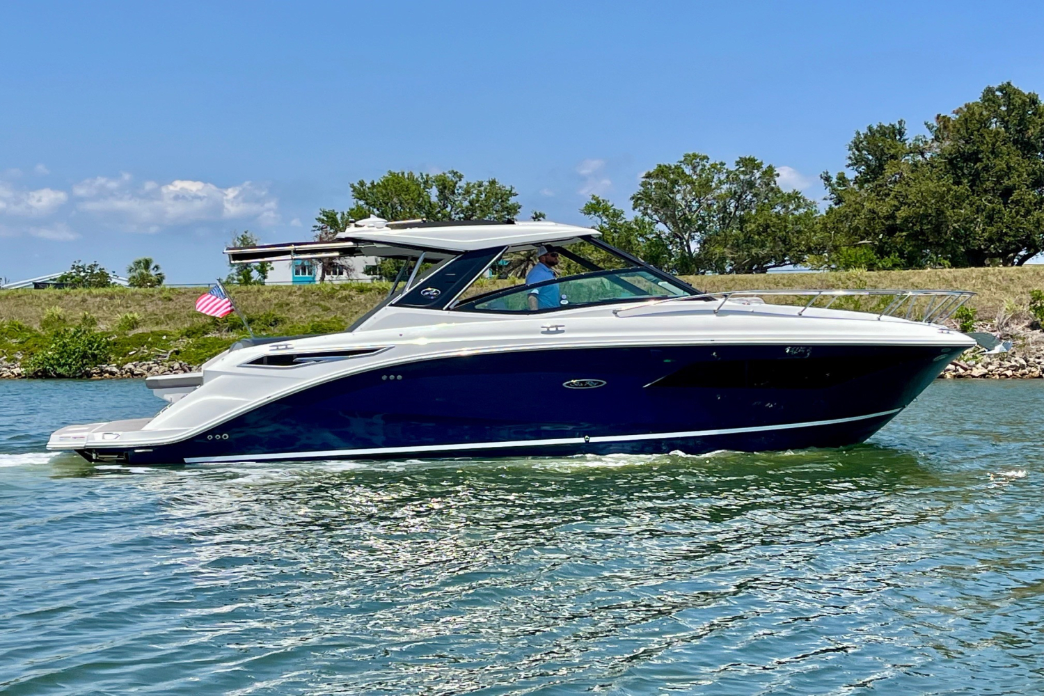 2024 Sea Ray 320 SUNDANCER Image Thumbnail #1