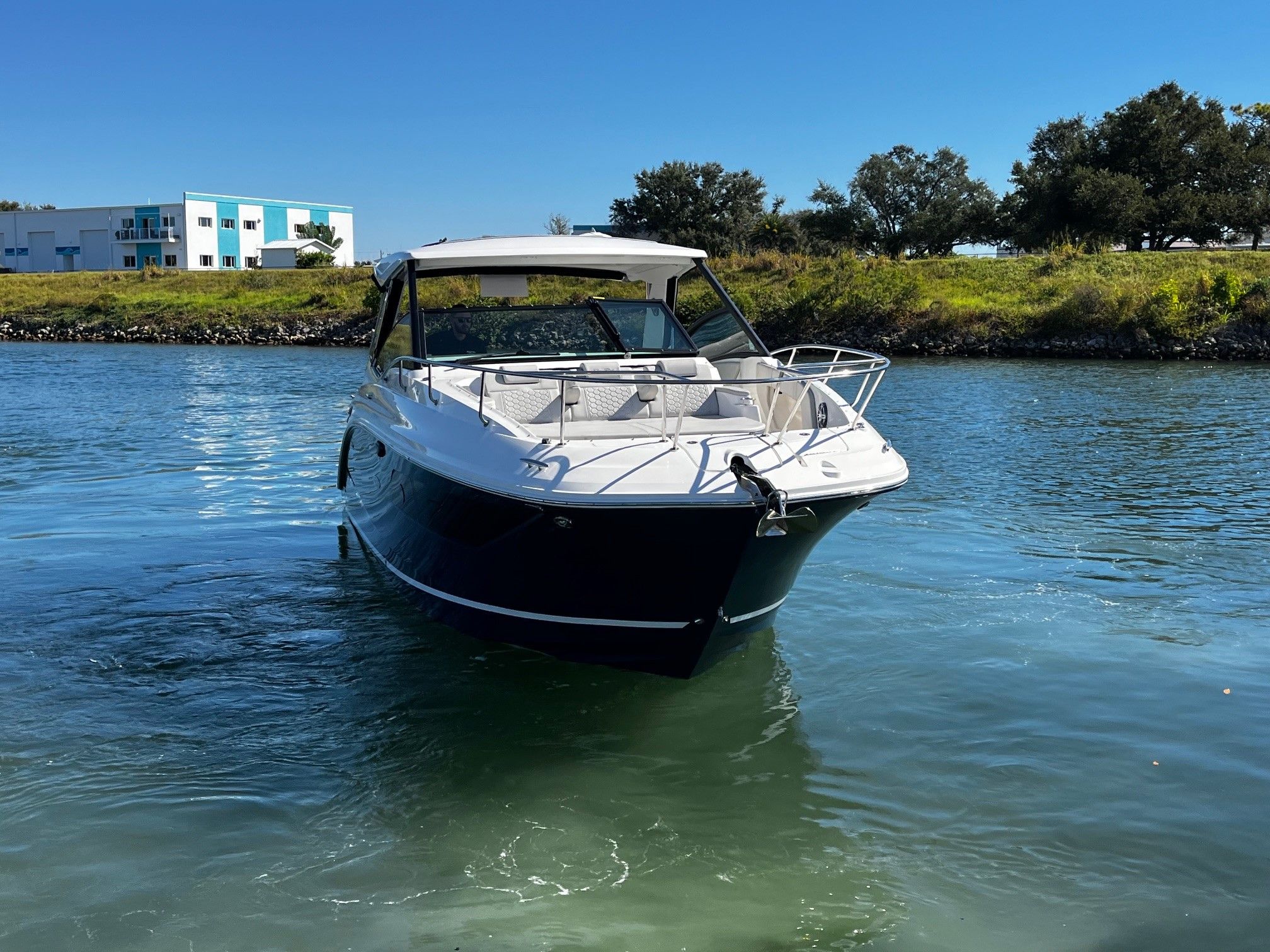 2024 Sea Ray 320 SUNDANCER Image Thumbnail #11