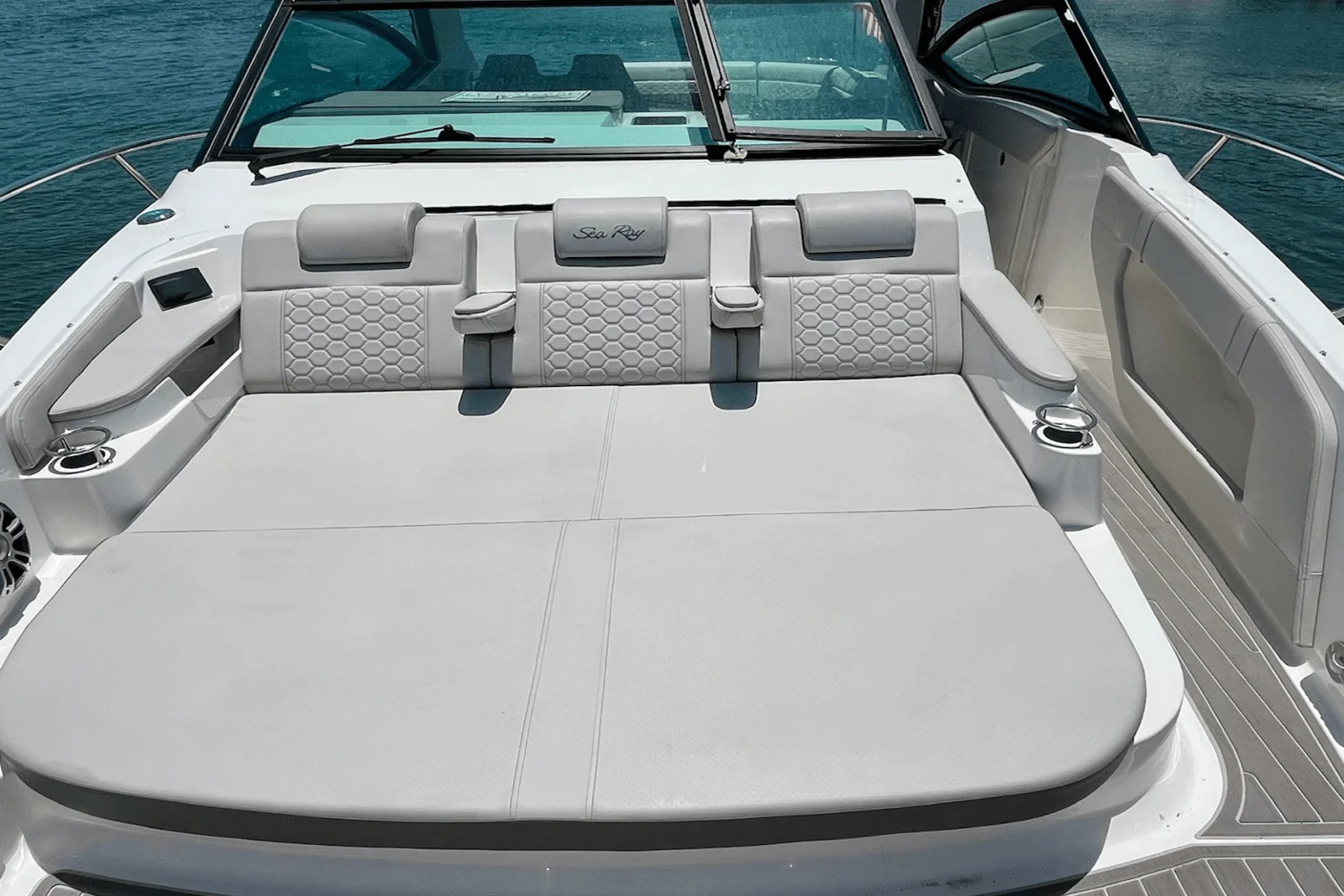 2024 Sea Ray 320 SUNDANCER Image Thumbnail #25