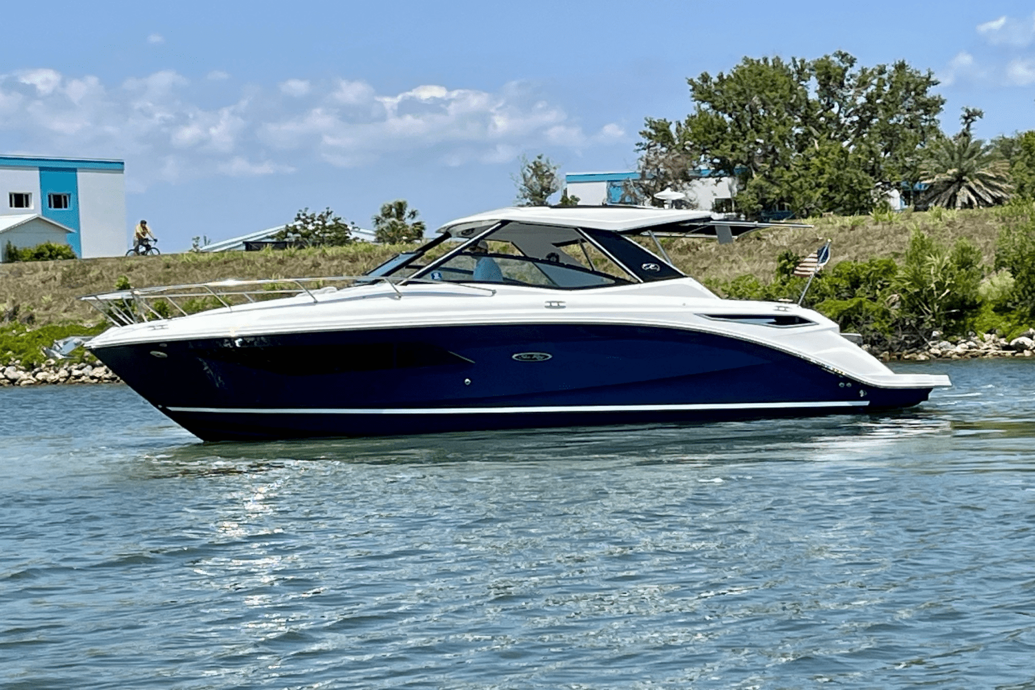 2024 Sea Ray 320 SUNDANCER Image Thumbnail #5