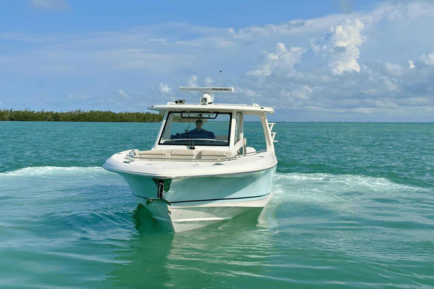 2023 Boston Whaler 350 REALM Image Thumbnail #4