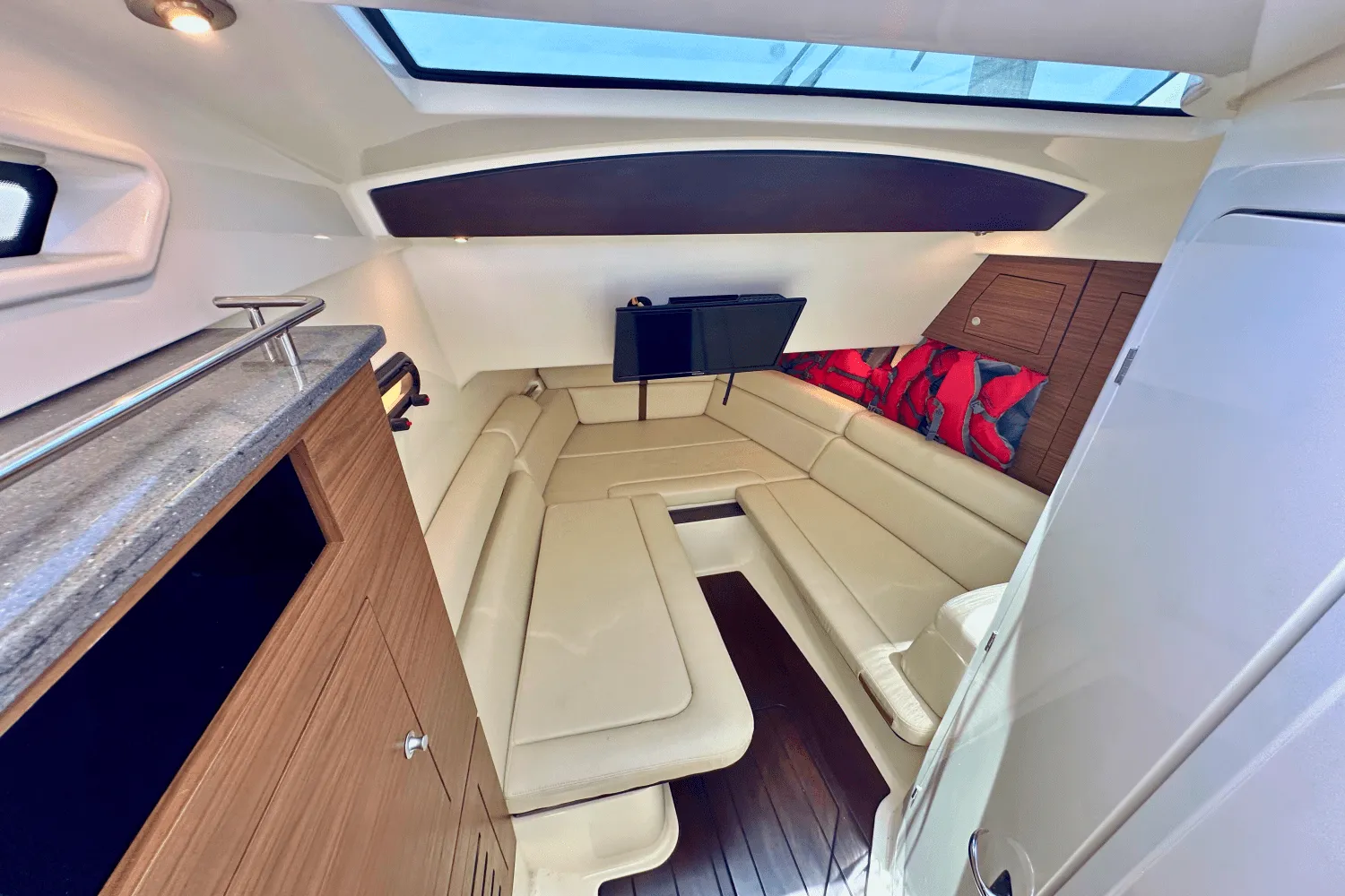 2023 Boston Whaler 350 REALM Image Thumbnail #16