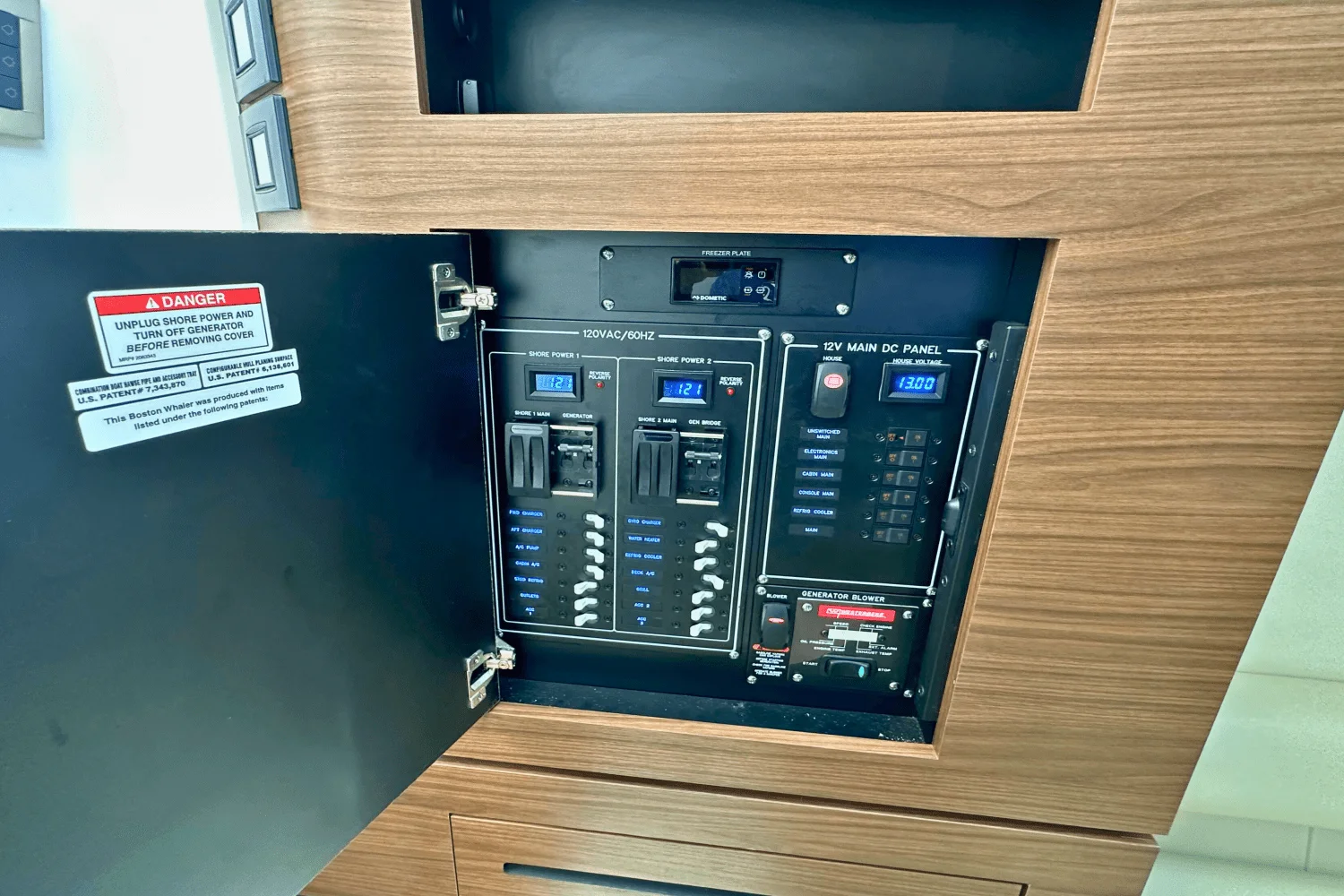 2023 Boston Whaler 350 REALM Image Thumbnail #18