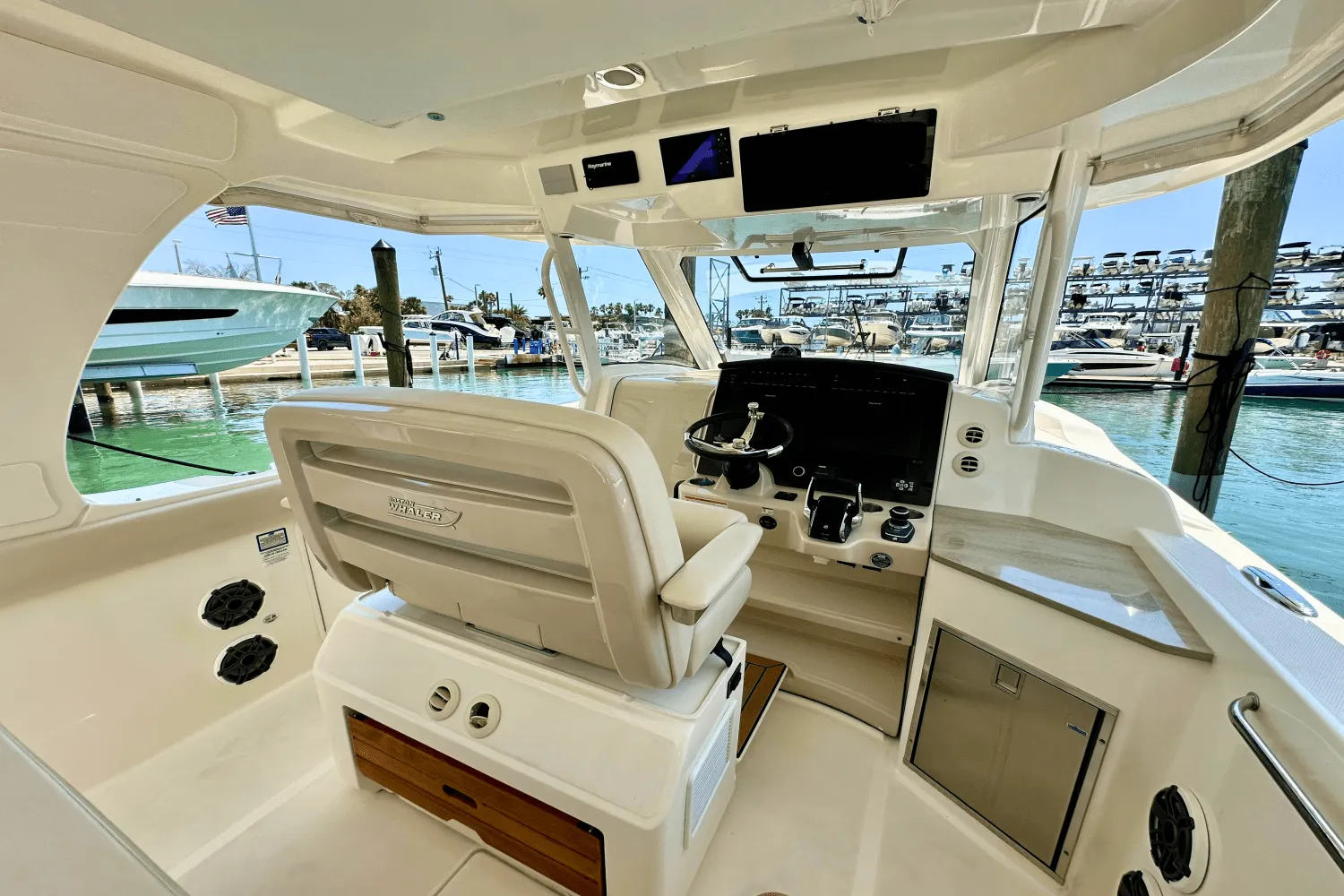 2023 Boston Whaler 350 REALM Image Thumbnail #15