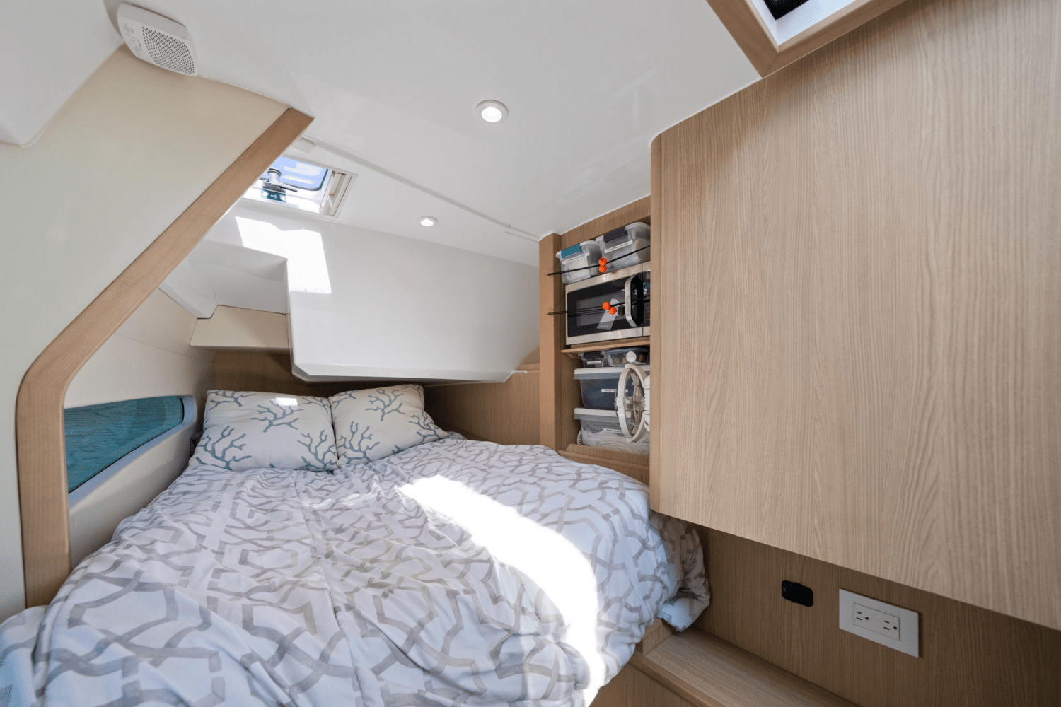 2022 Aquila 32 Image Thumbnail #37