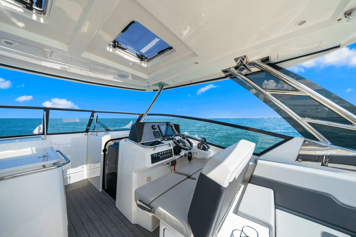 2022 Aquila 32 Image Thumbnail #12