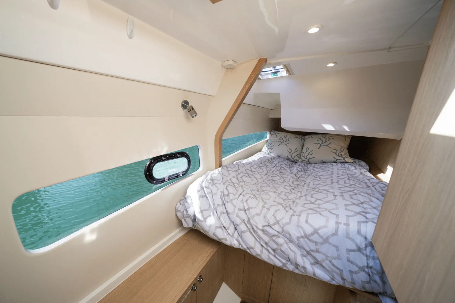 2022 Aquila 32 Image Thumbnail #36