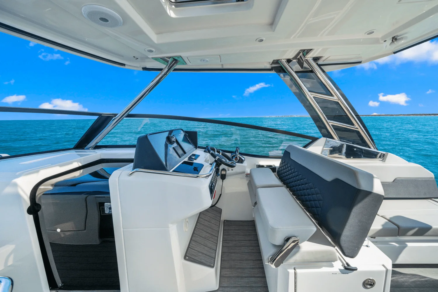 2022 Aquila 32 Image Thumbnail #15