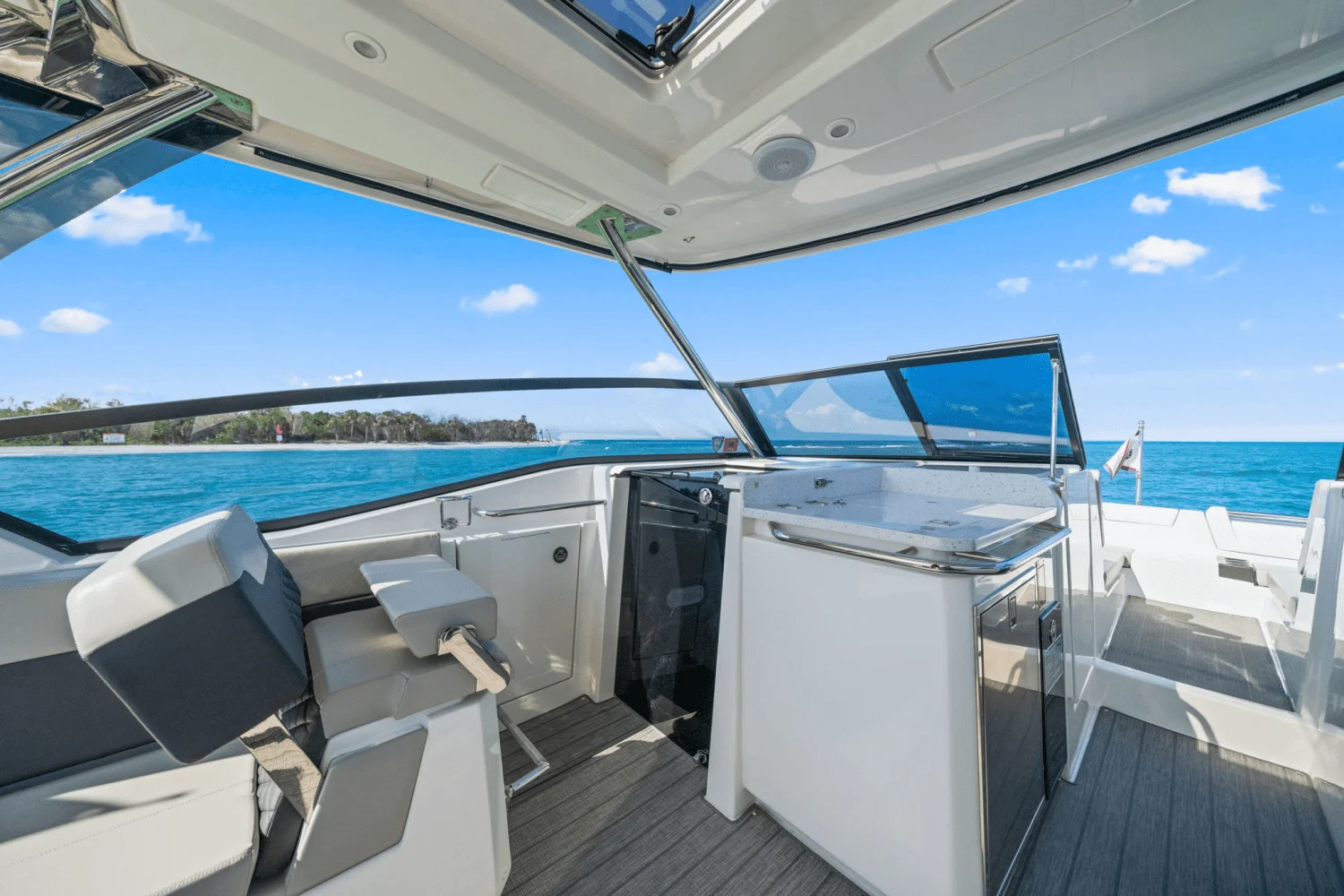 2022 Aquila 32 Image Thumbnail #23