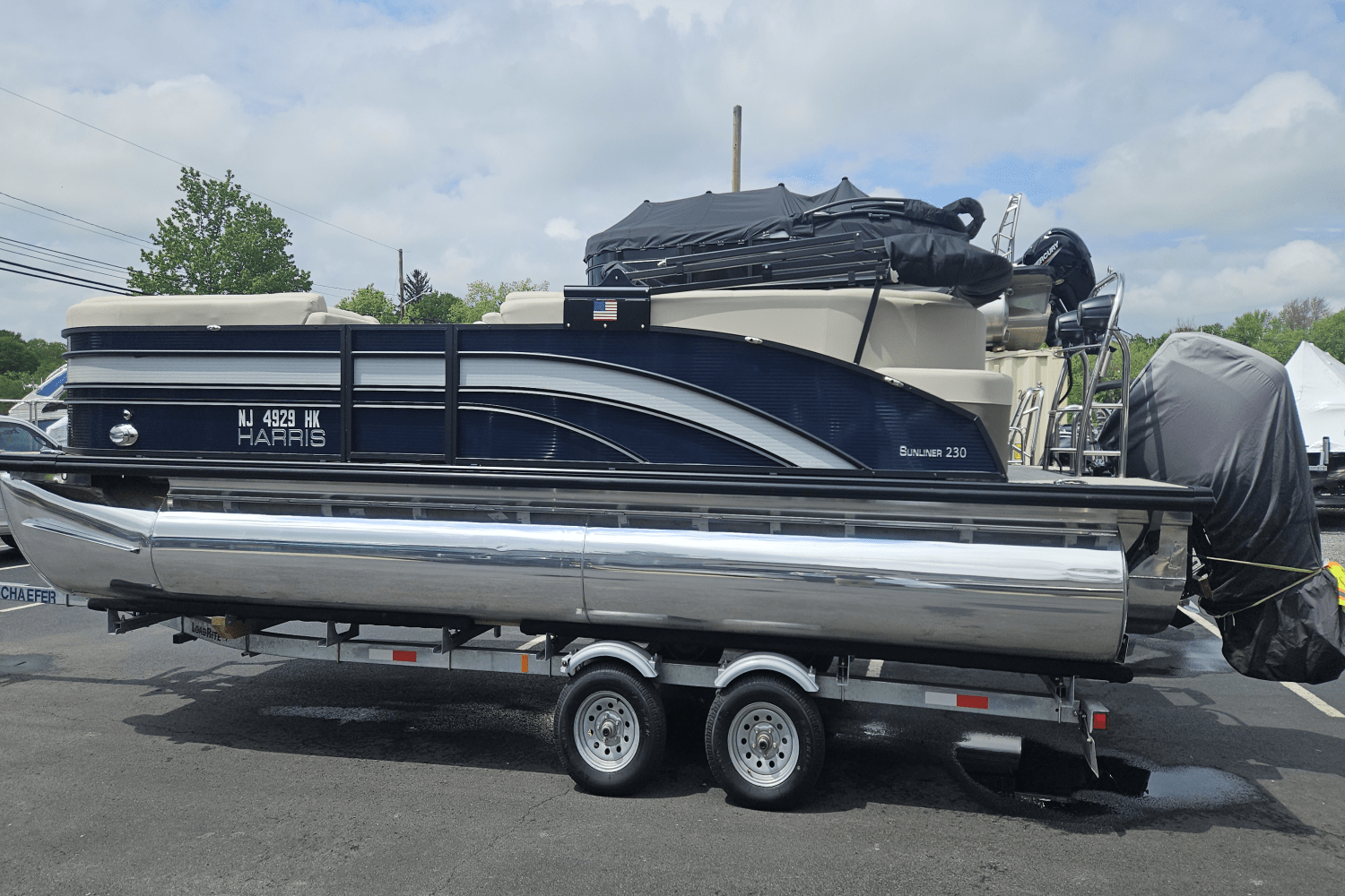 2022 Harris 230 SUNLINER Image Thumbnail #2