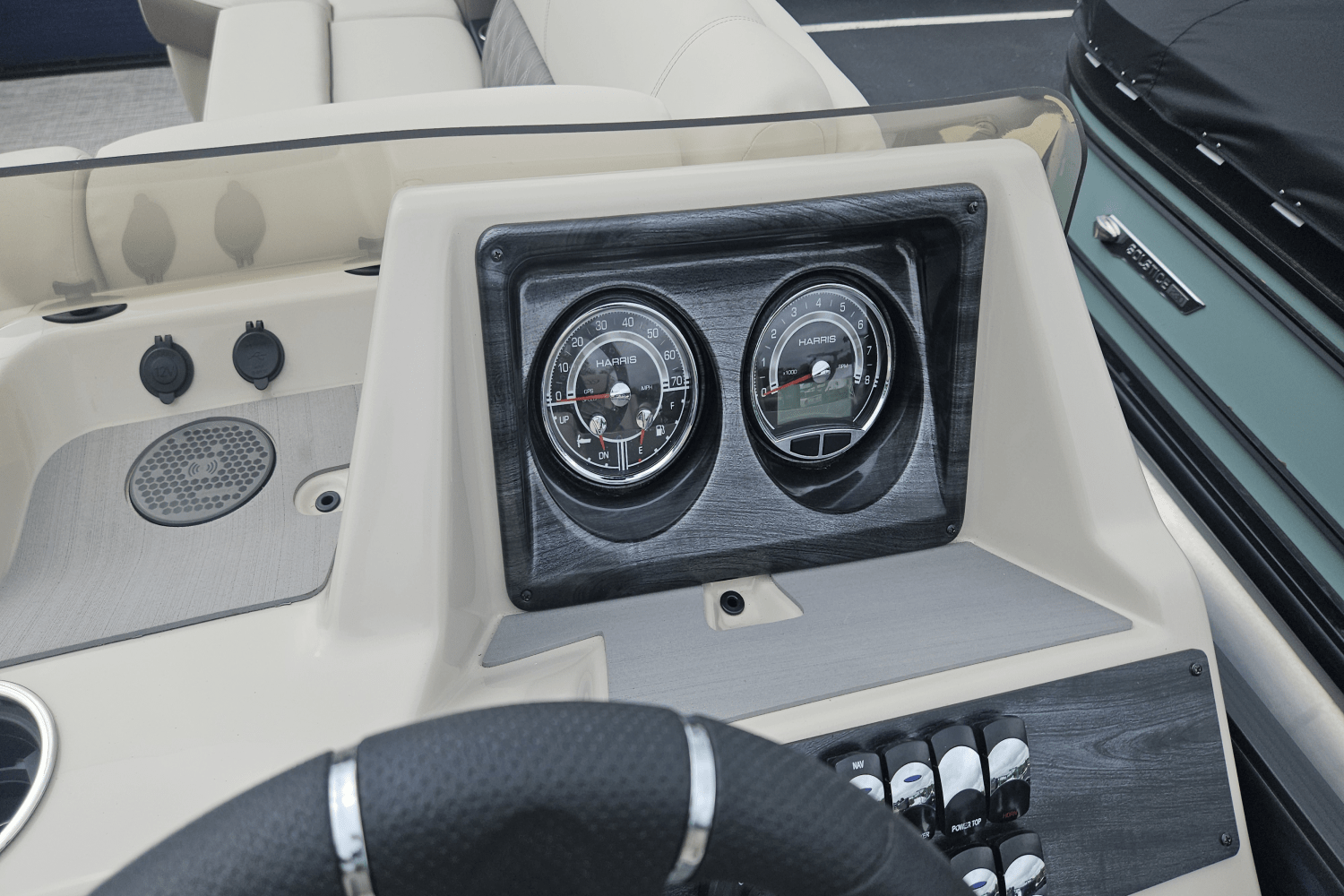2022 Harris 230 SUNLINER Image Thumbnail #16