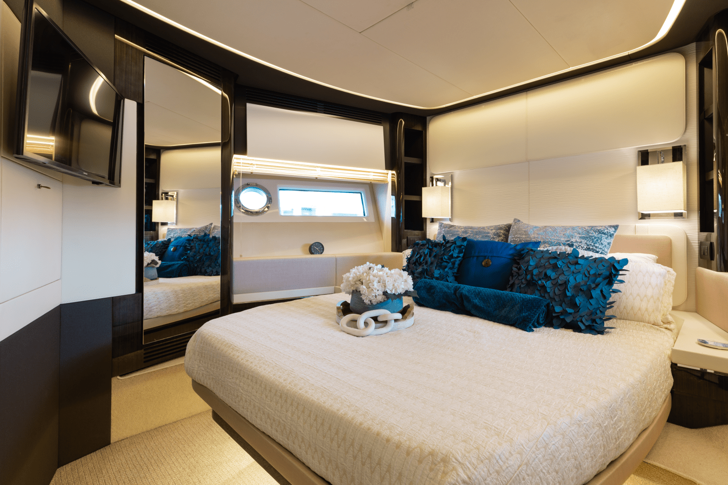 2019 Azimut 77S Image Thumbnail #25