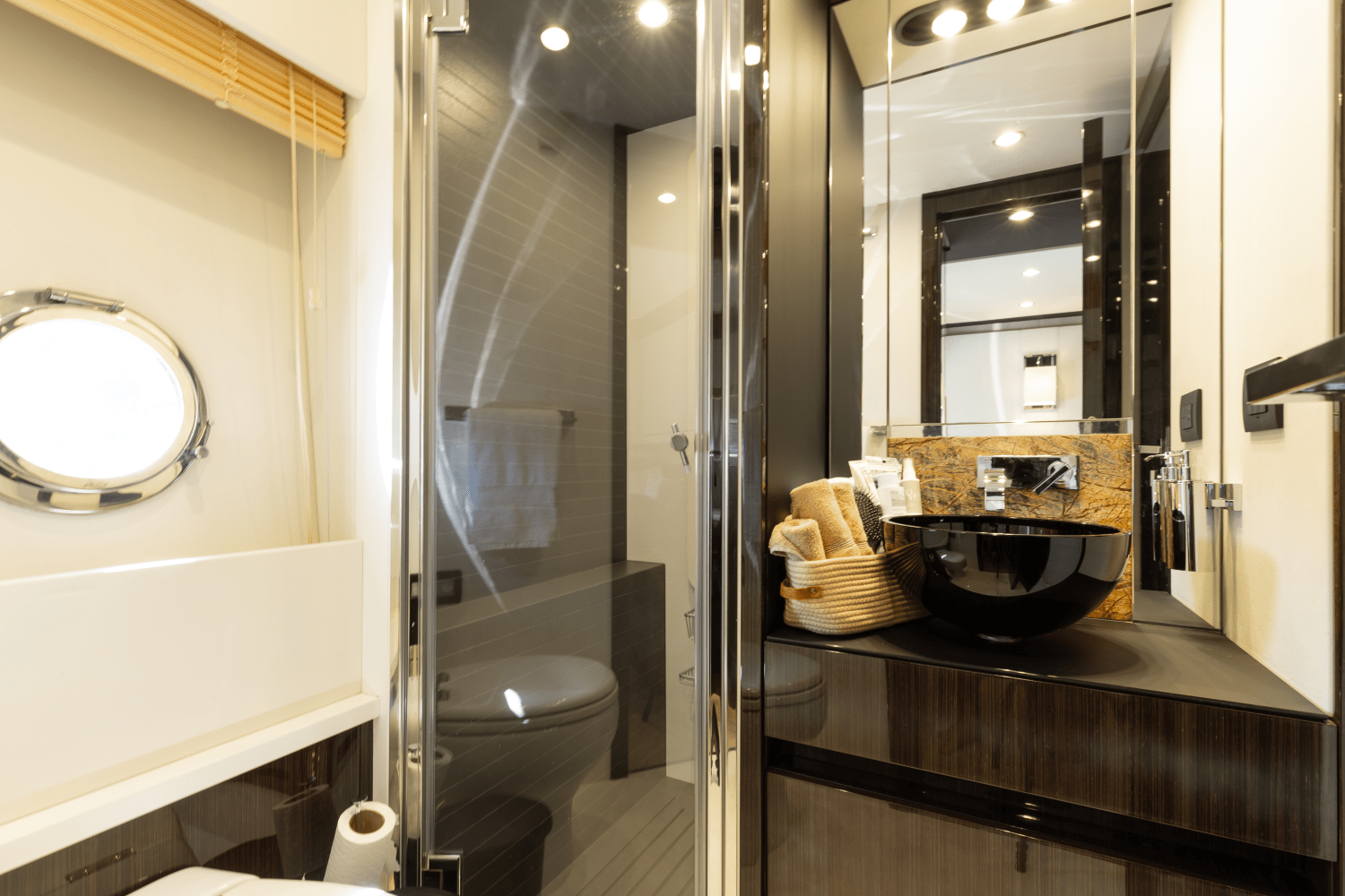2019 Azimut 77S Image Thumbnail #35