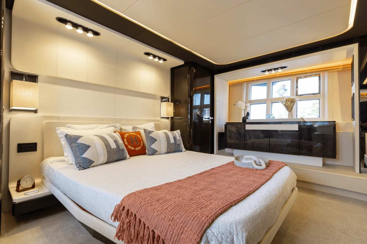 2019 Azimut 77S Image Thumbnail #38