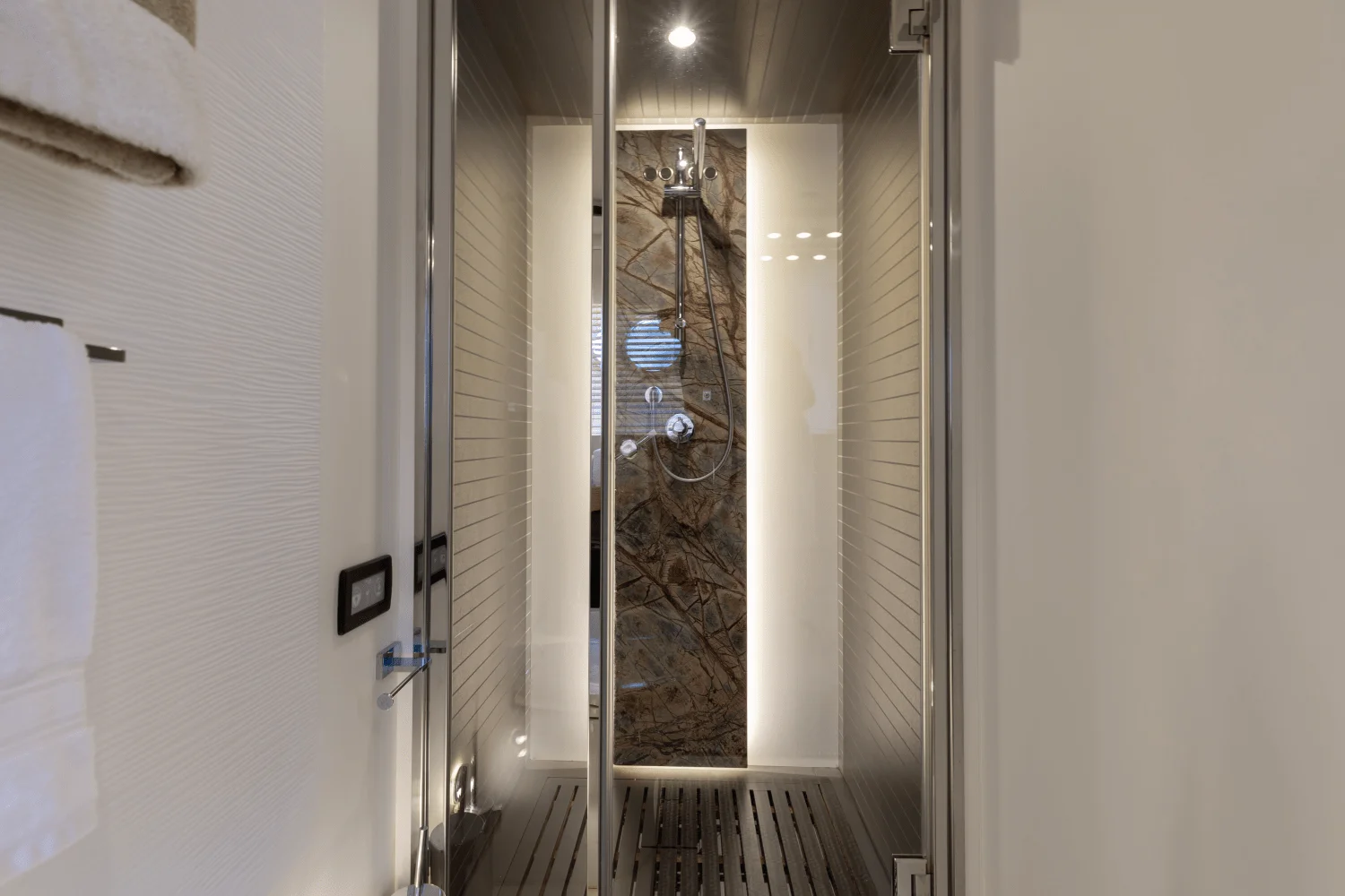 2019 Azimut
                                                             77S Image Thumbnail #41