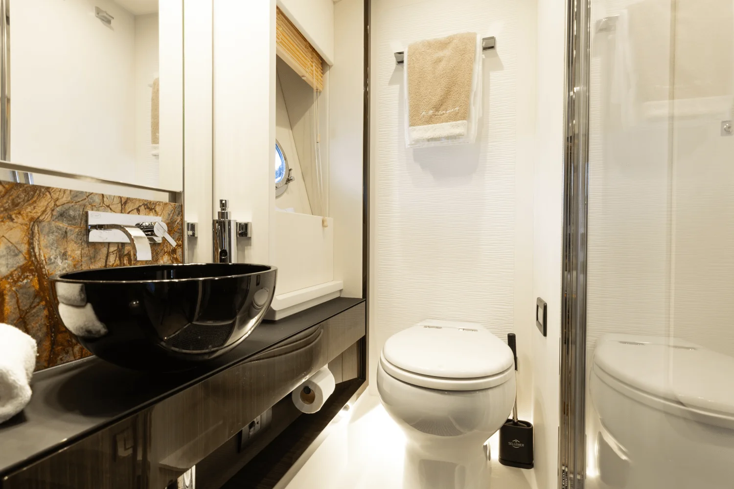 2019 Azimut
                                                             77S Image Thumbnail #31