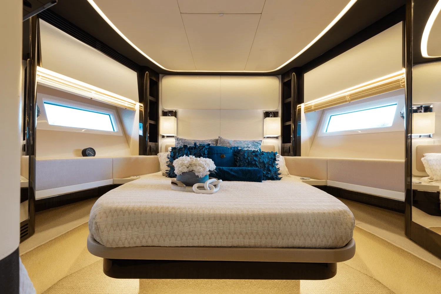 2019 Azimut 77S Image Thumbnail #23