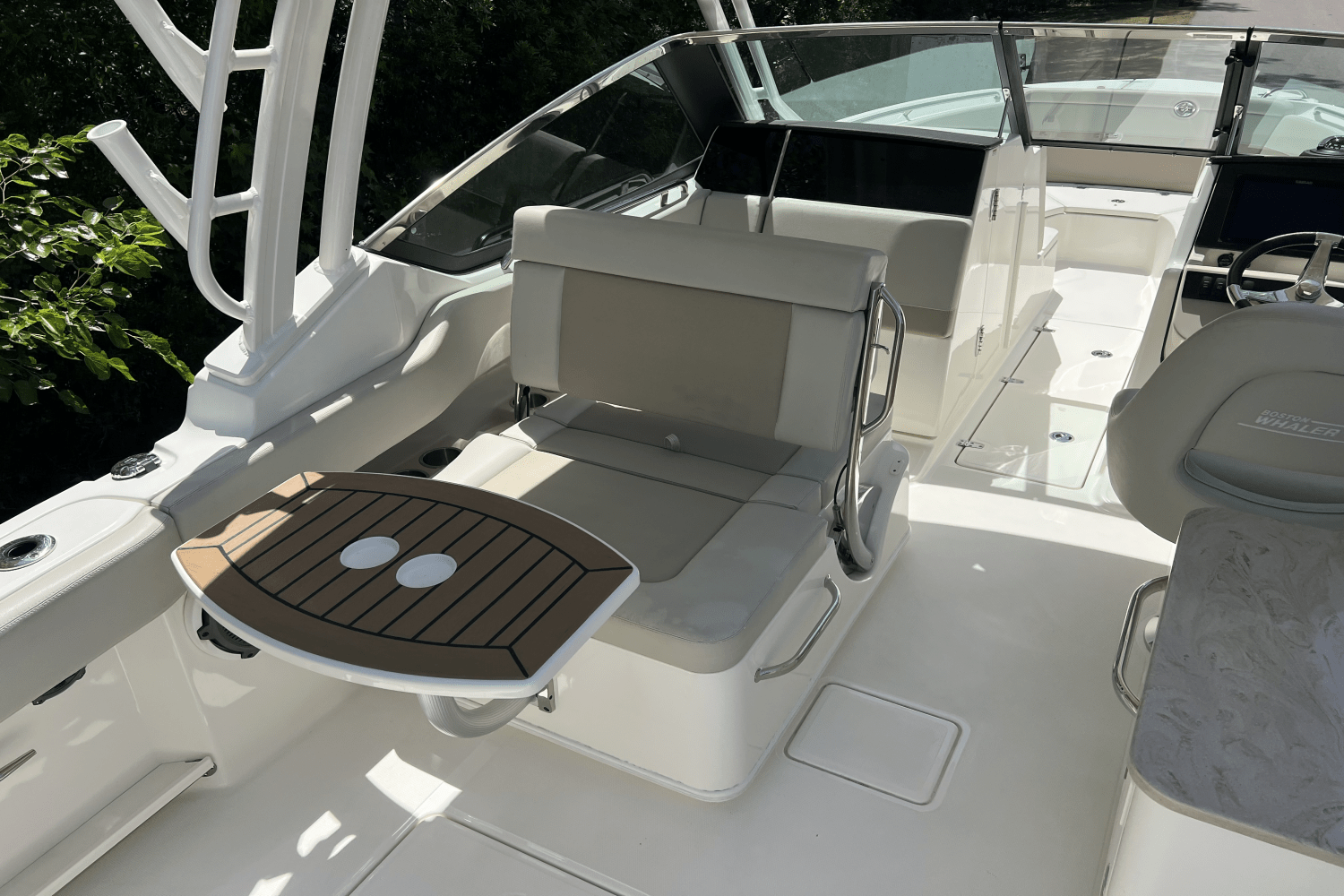 2023 Boston Whaler 240 VANTAGE Image Thumbnail #4