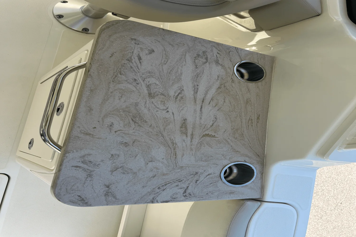 2023 Boston Whaler 240 VANTAGE Image Thumbnail #9