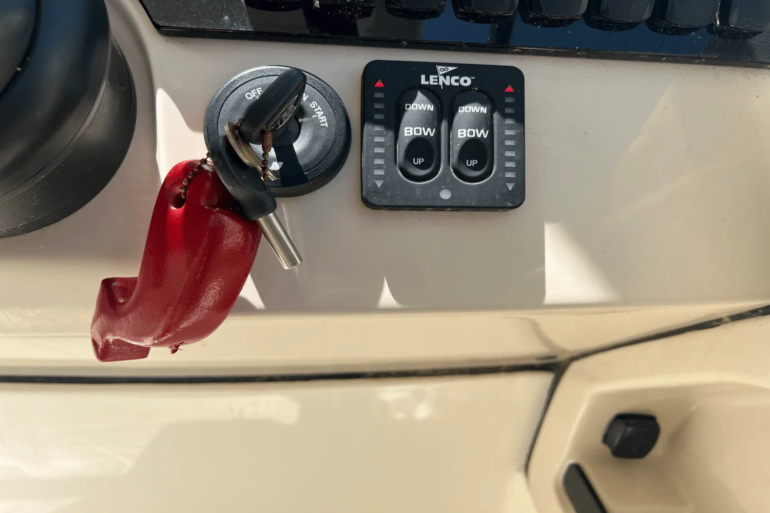 2023 Boston Whaler 240 VANTAGE Image Thumbnail #14