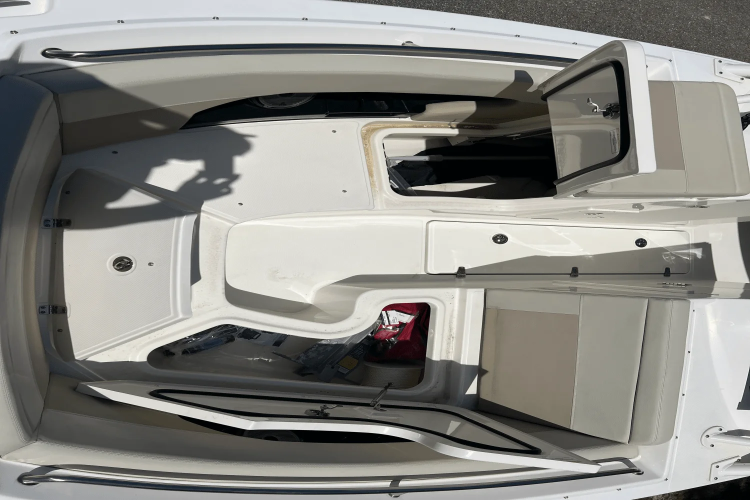 2023 Boston Whaler 240 VANTAGE Image Thumbnail #19