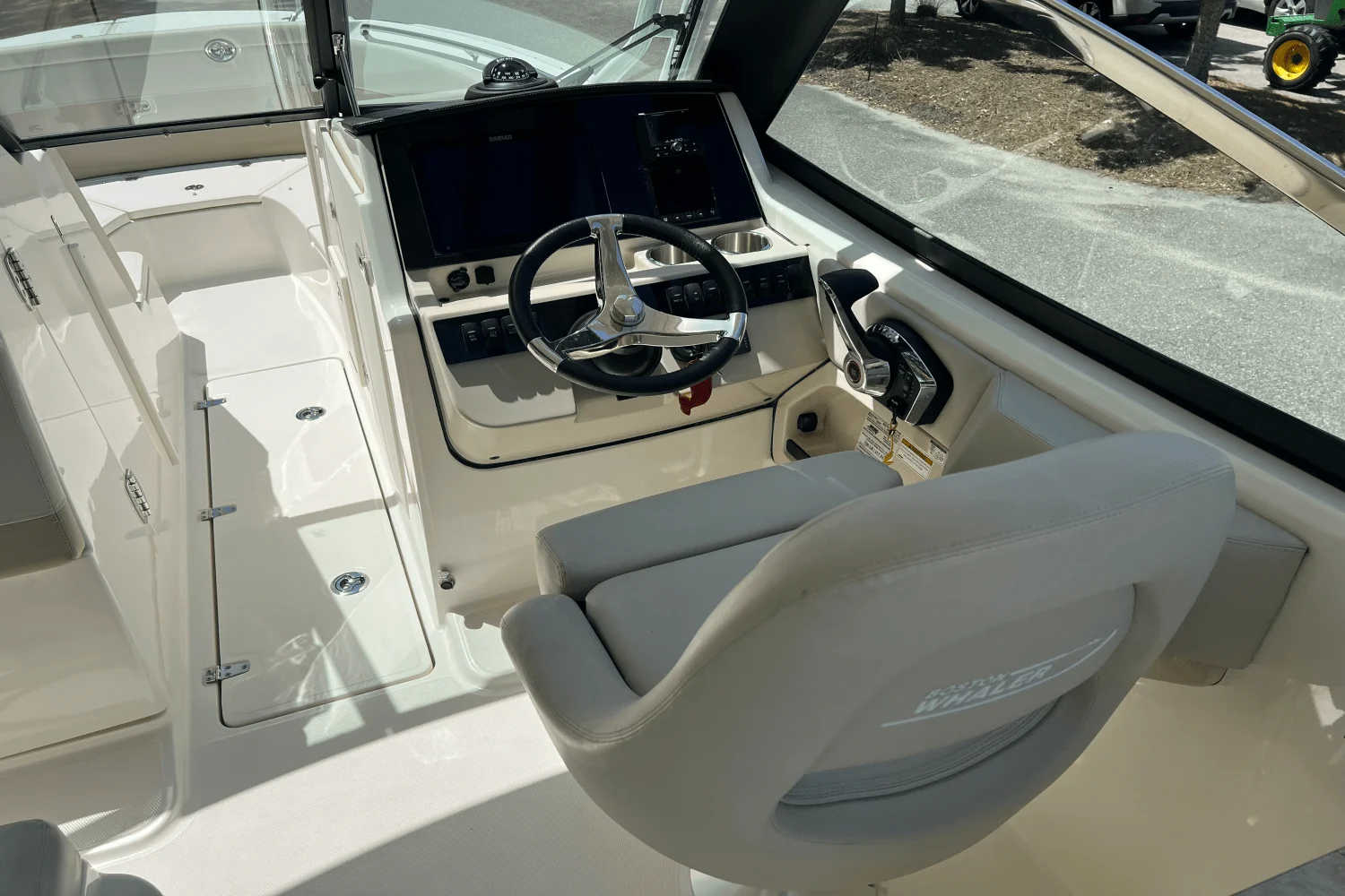 2023 Boston Whaler 240 VANTAGE Image Thumbnail #10