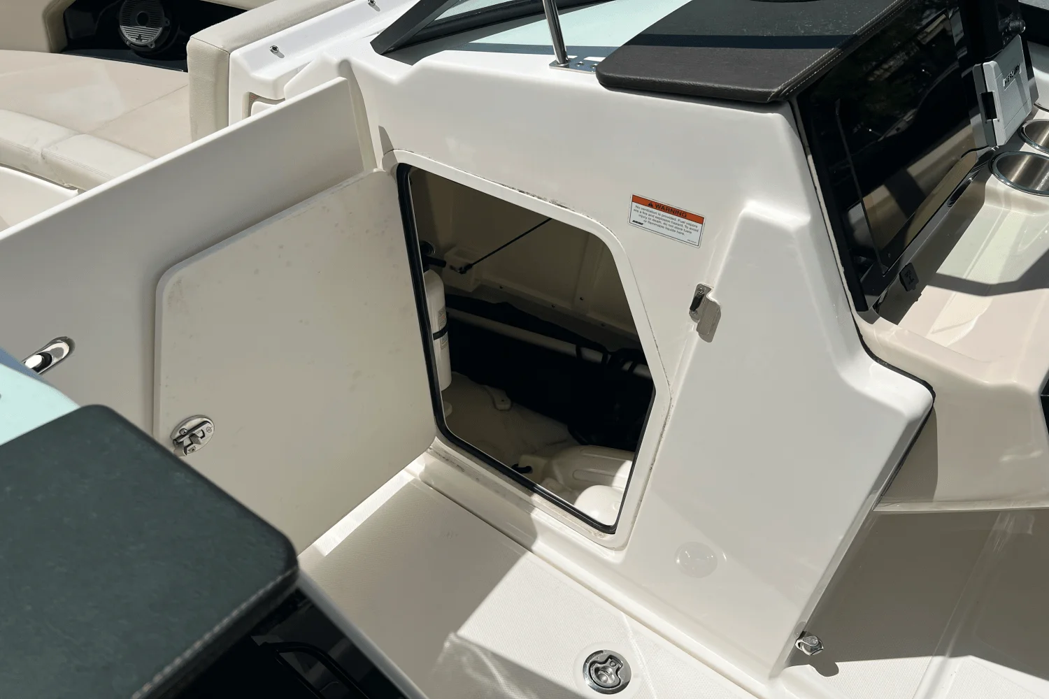 2023 Boston Whaler 240 VANTAGE Image Thumbnail #24